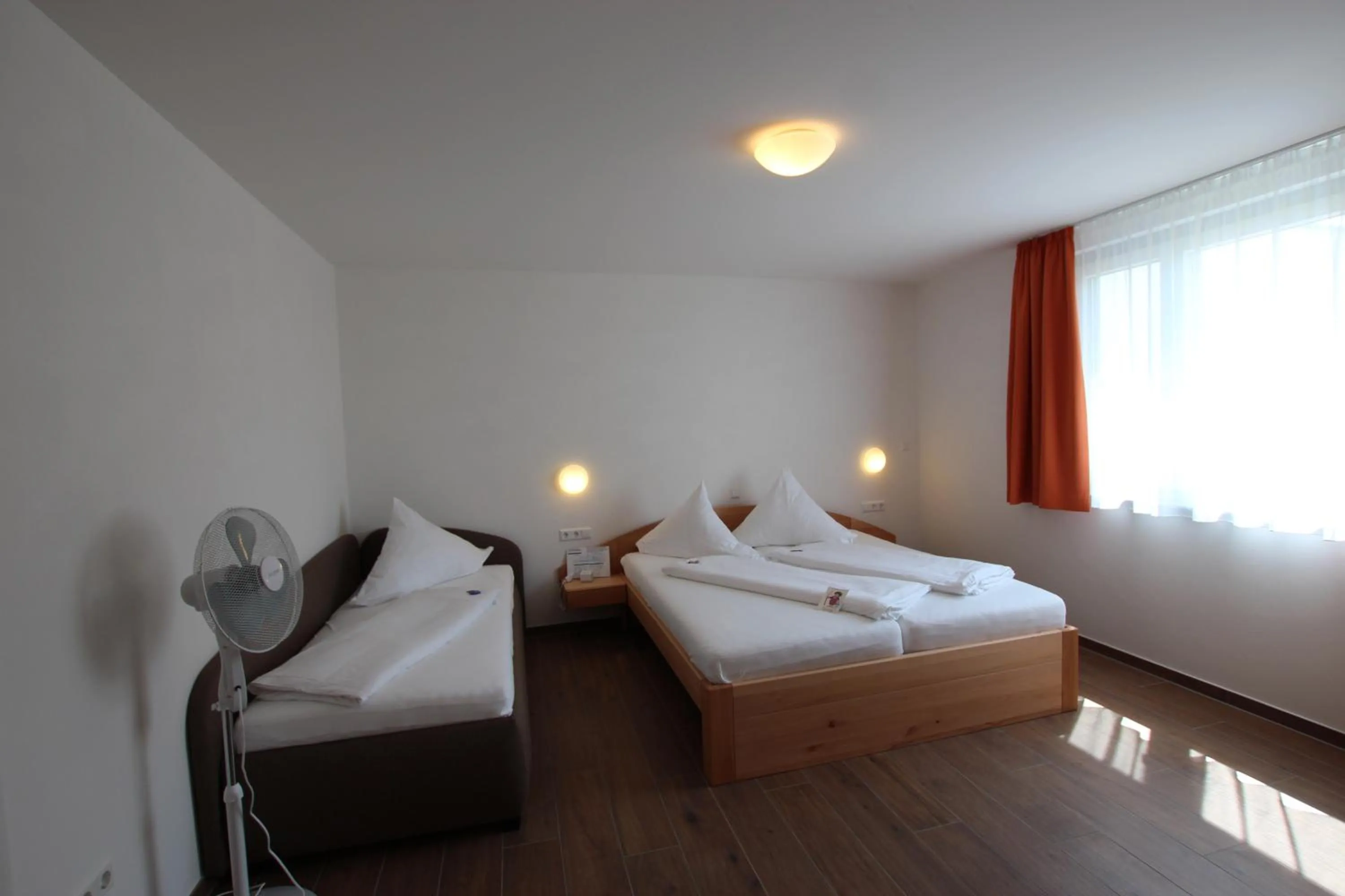 Staff, Bed in Hotel Sunnegässle