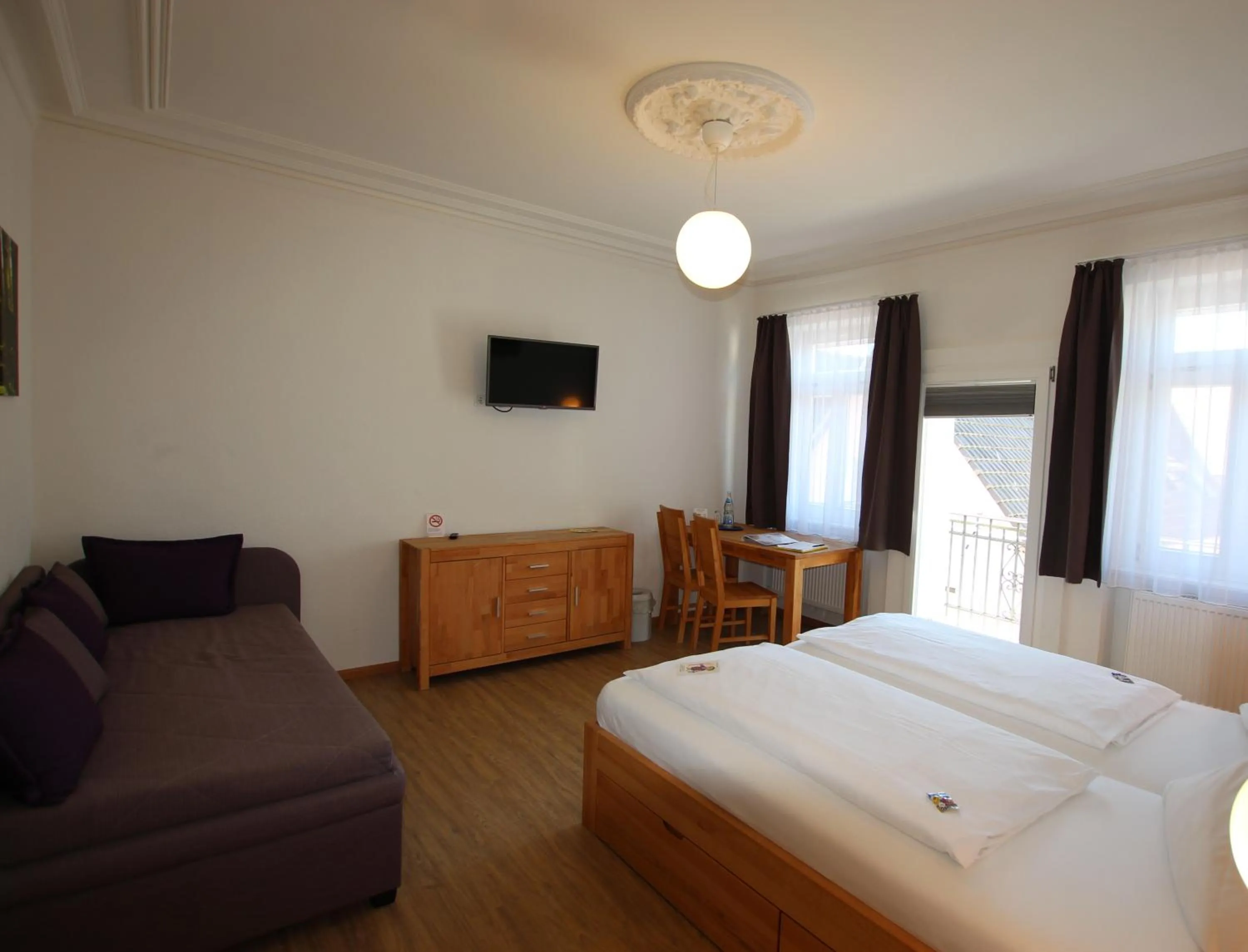 Photo of the whole room, Bed in Hotel Sunnegässle