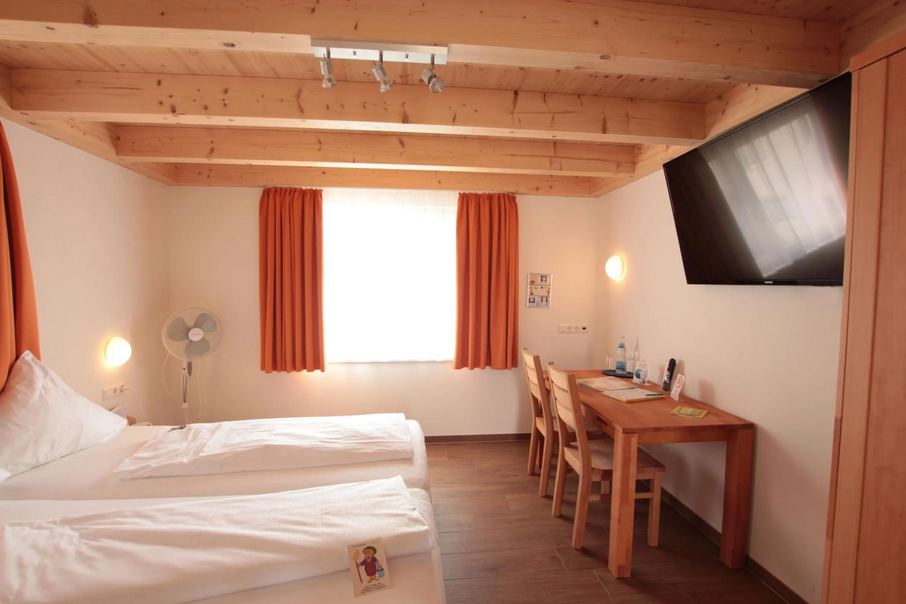 Bed in Hotel Sunnegässle