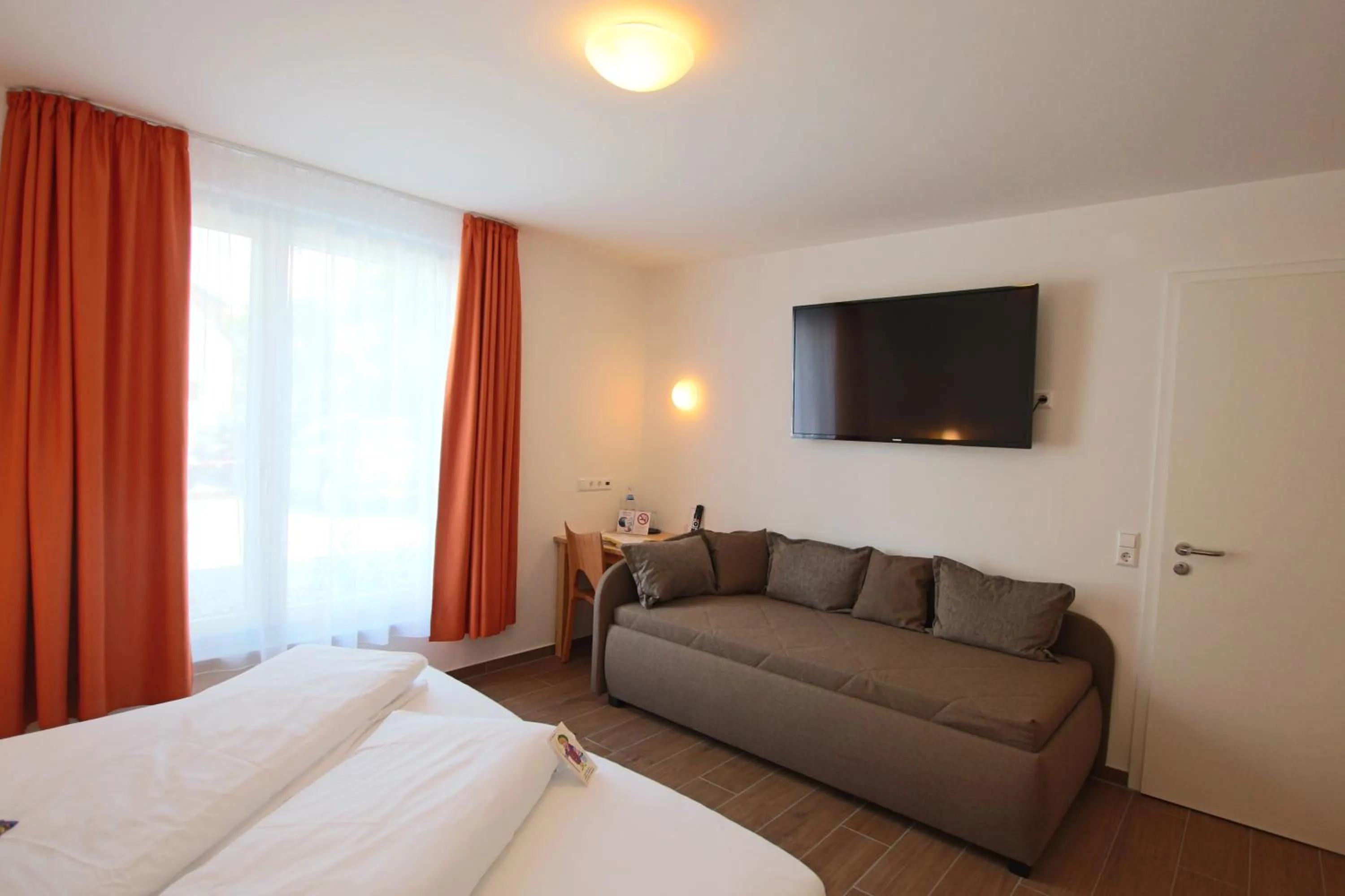 Staff, Bed in Hotel Sunnegässle