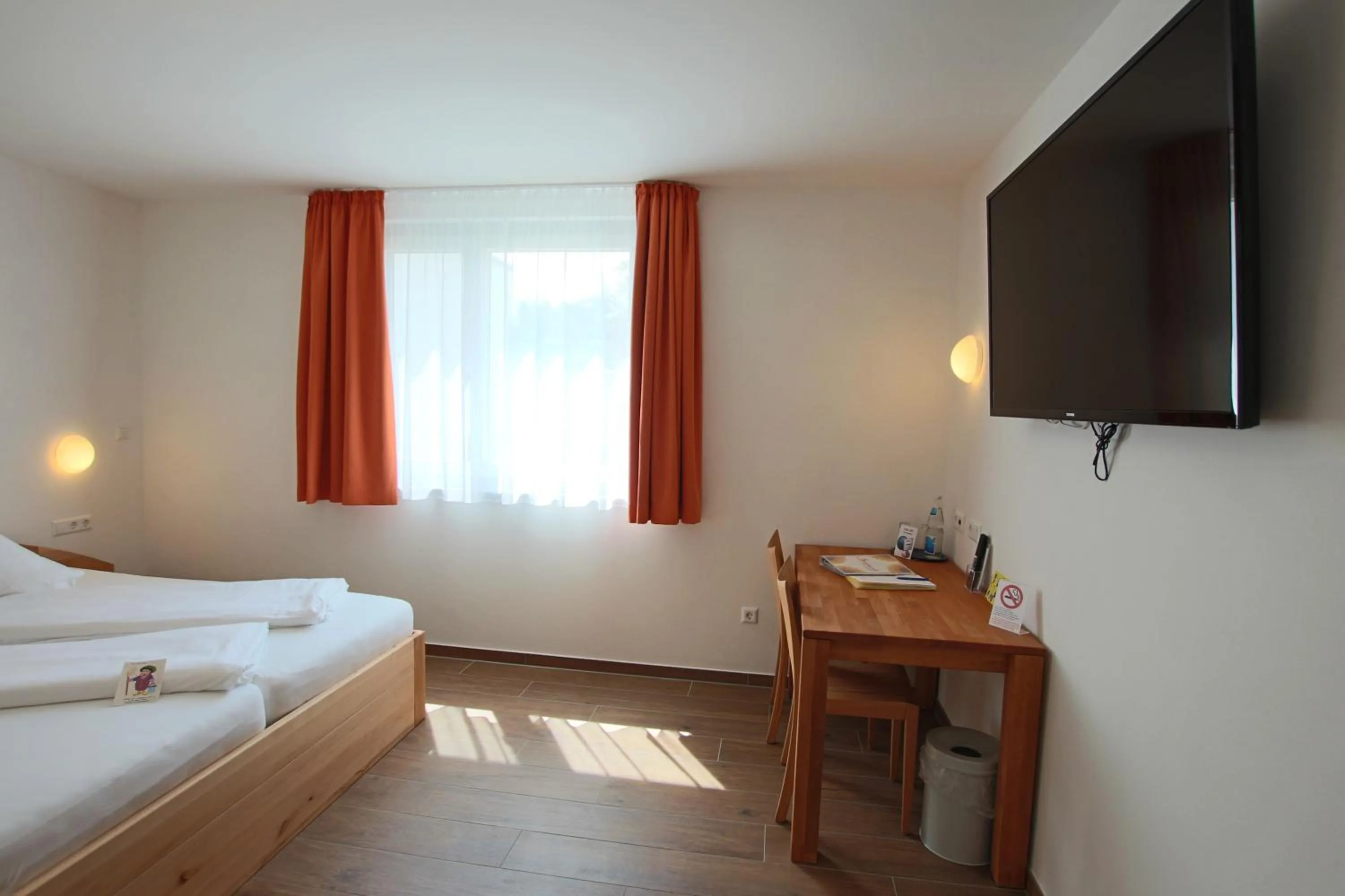 Staff, Bed in Hotel Sunnegässle