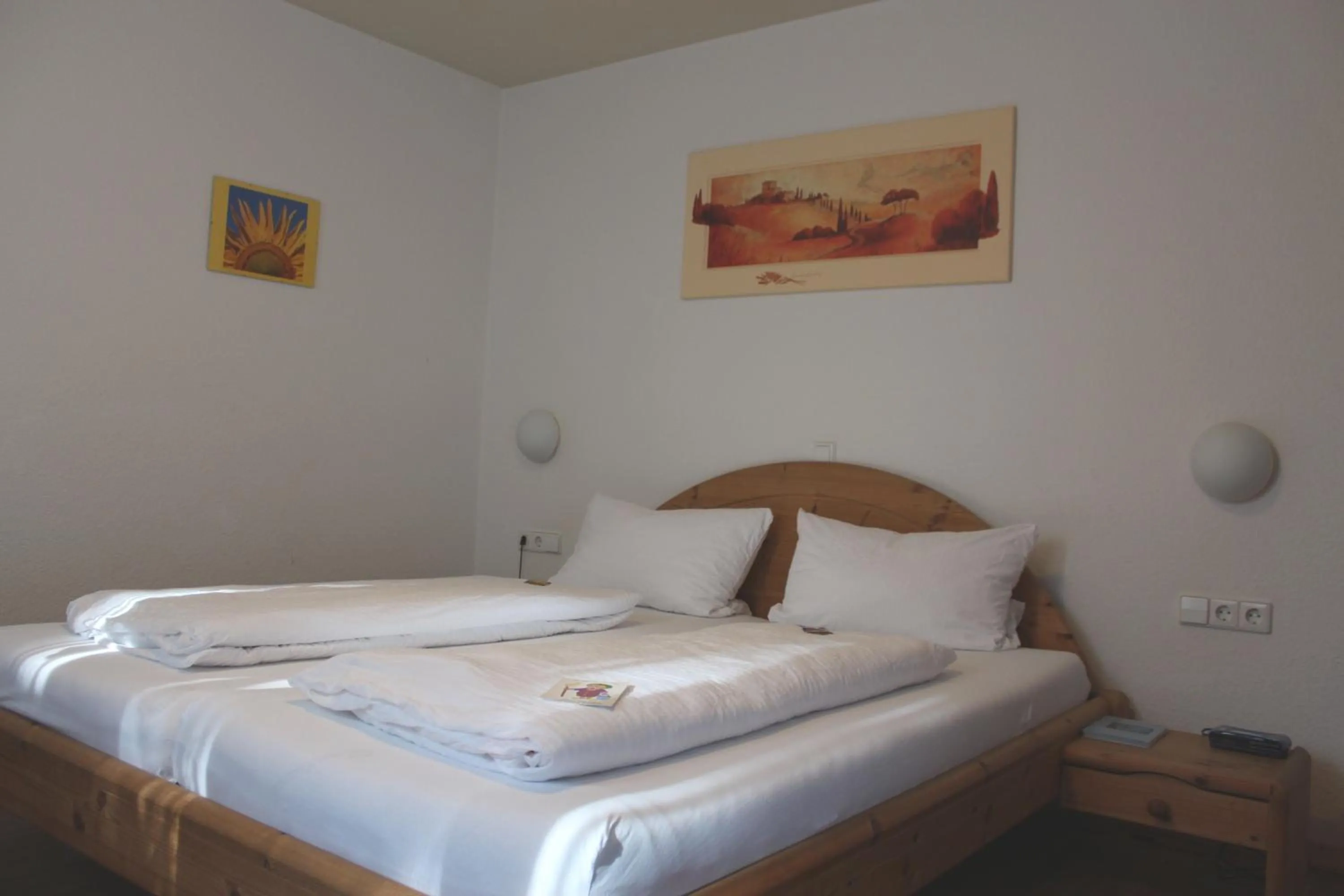 Bed in Hotel Sunnegässle