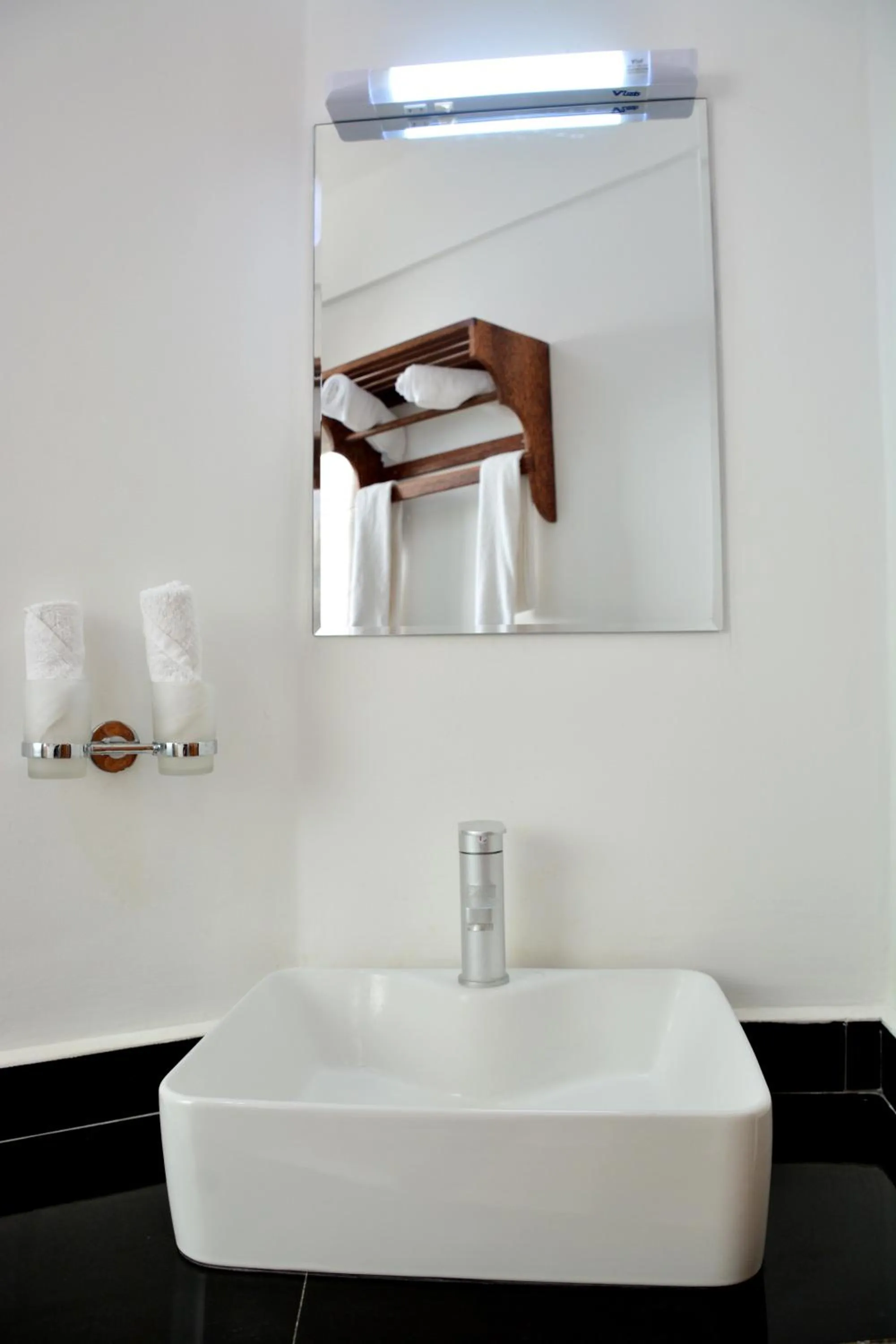 Bathroom in Zanoceanique Hotel