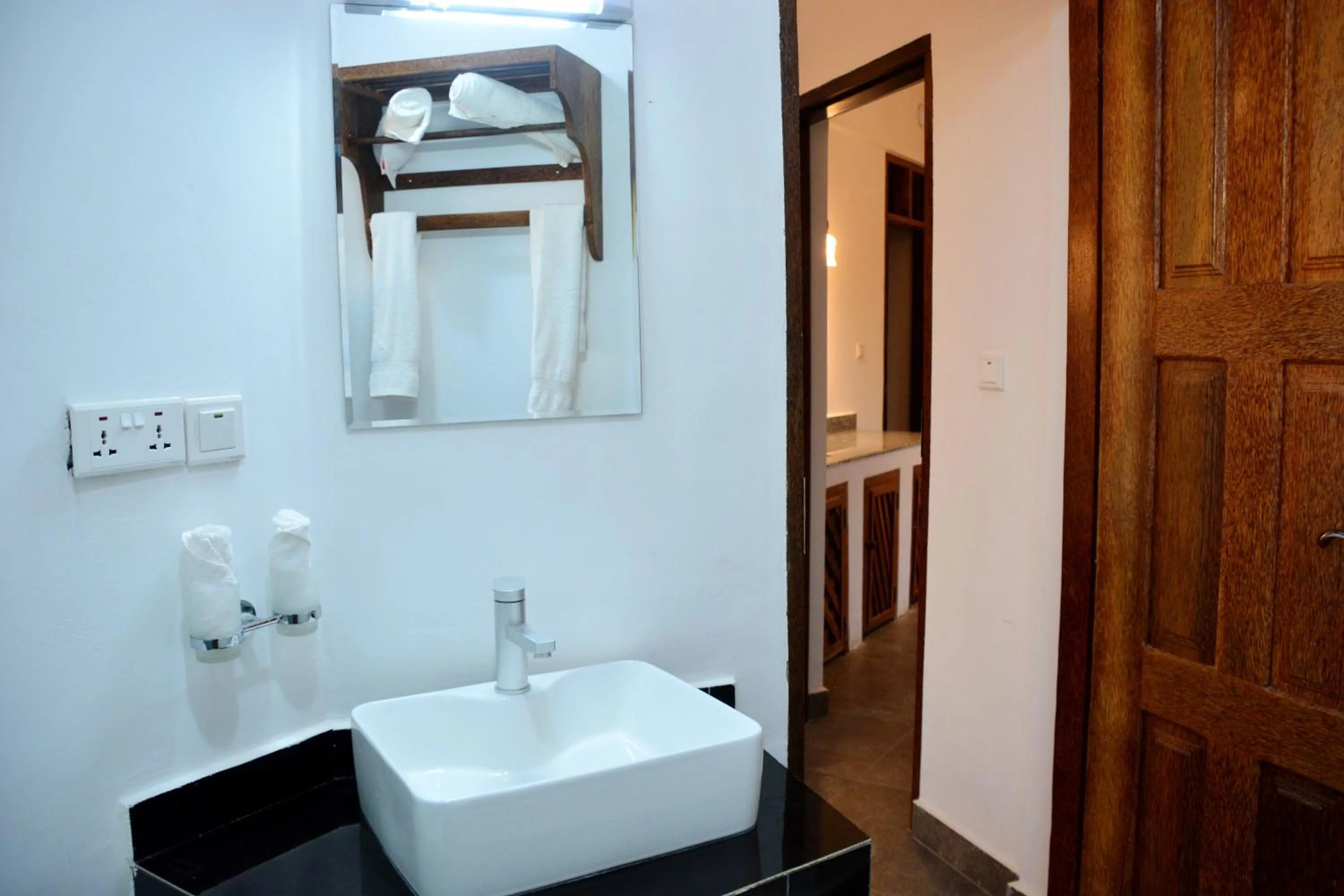 Bathroom in Zanoceanique Hotel