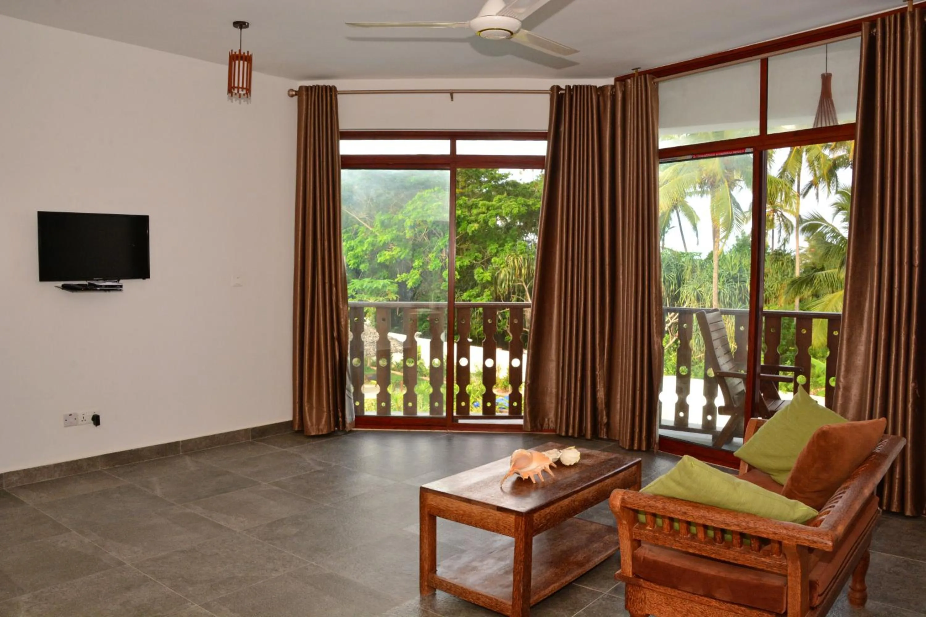 TV and multimedia in Zanoceanique Hotel