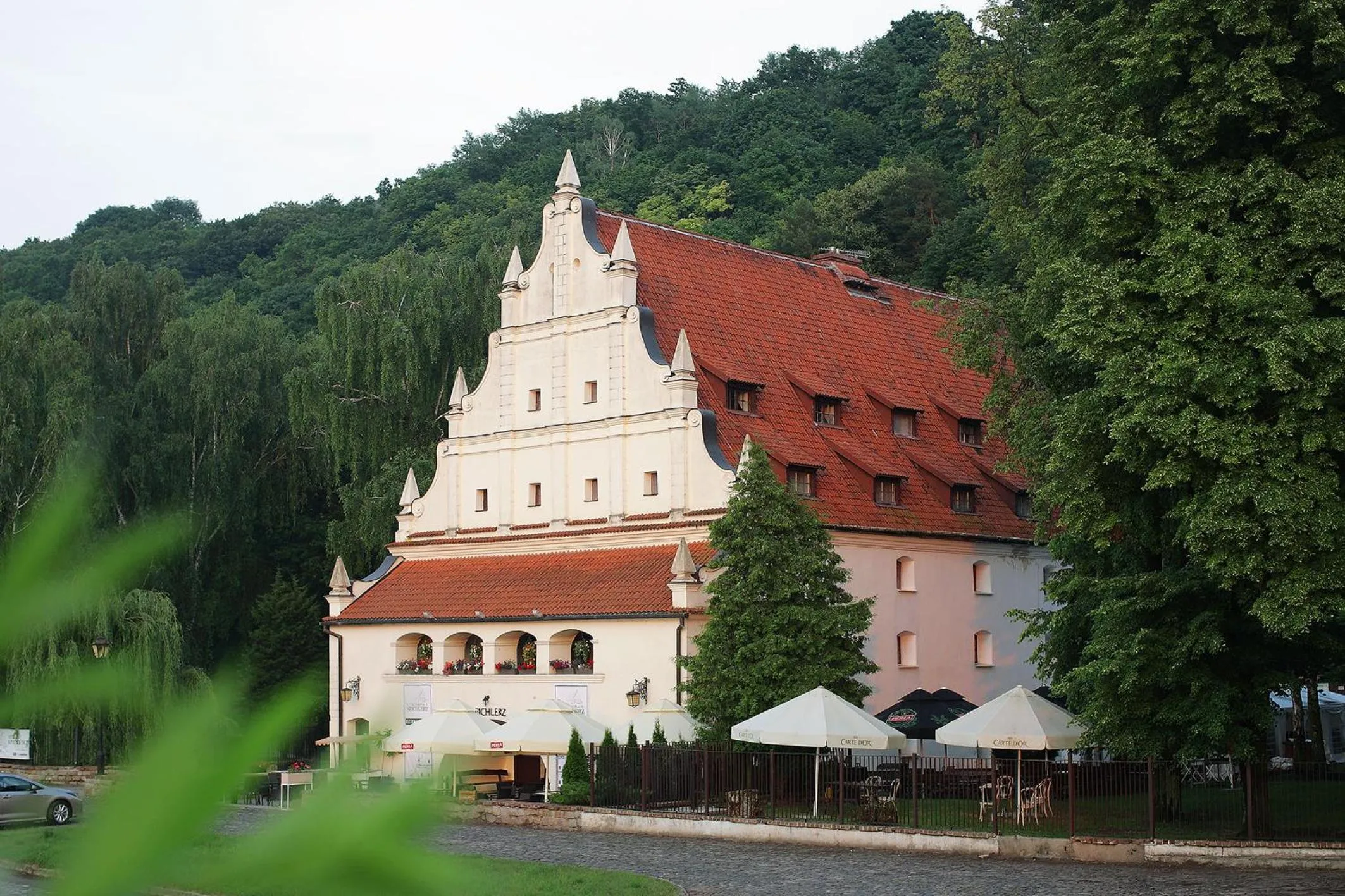 Property building in Spichlerz na Krakowskiej