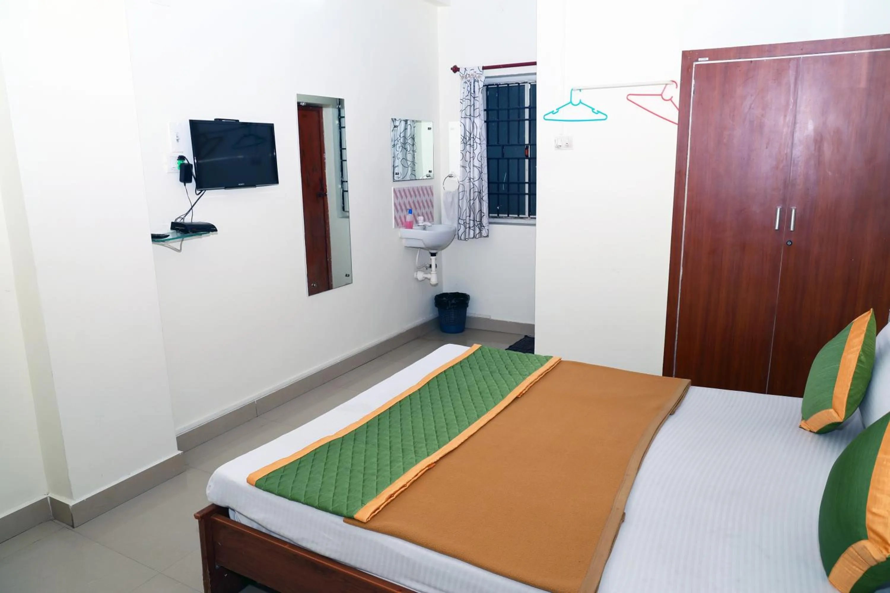 Bedroom, Bed in ROYAL GREEN AIRPORT TRANSIT ACCOMMODATION