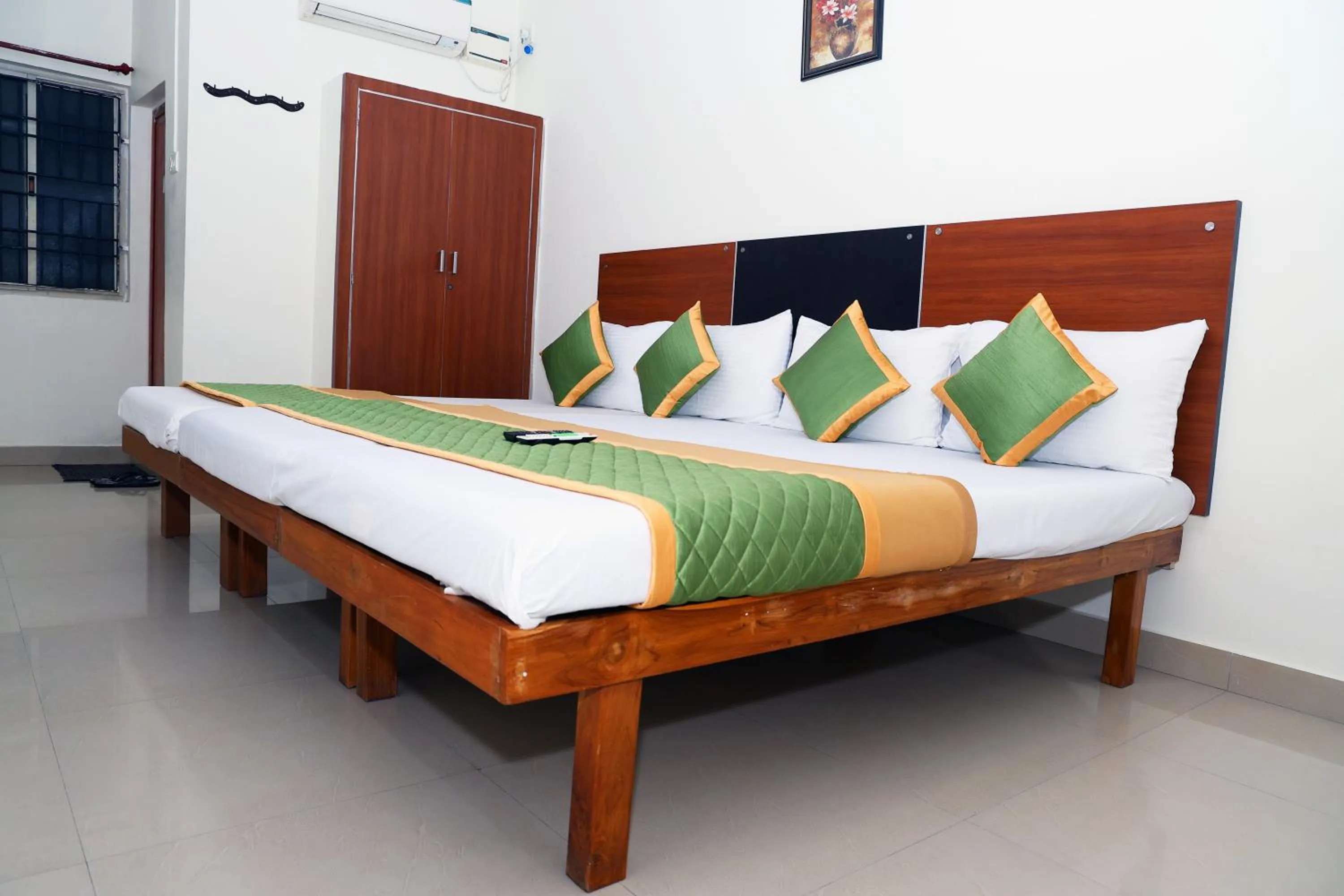 Bedroom, Bed in ROYAL GREEN AIRPORT TRANSIT ACCOMMODATION