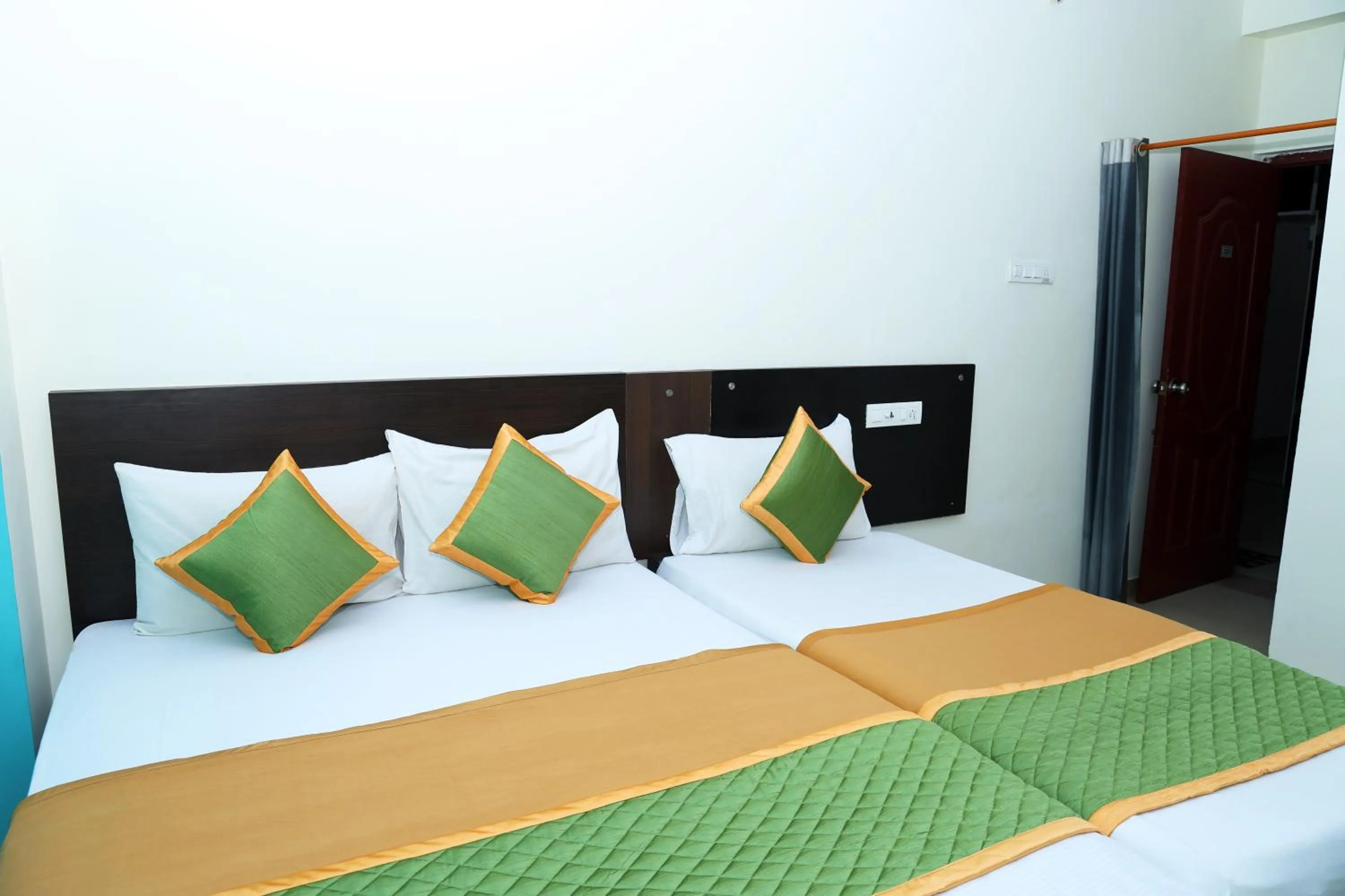 Bed in ROYAL GREEN AIRPORT TRANSIT ACCOMMODATION