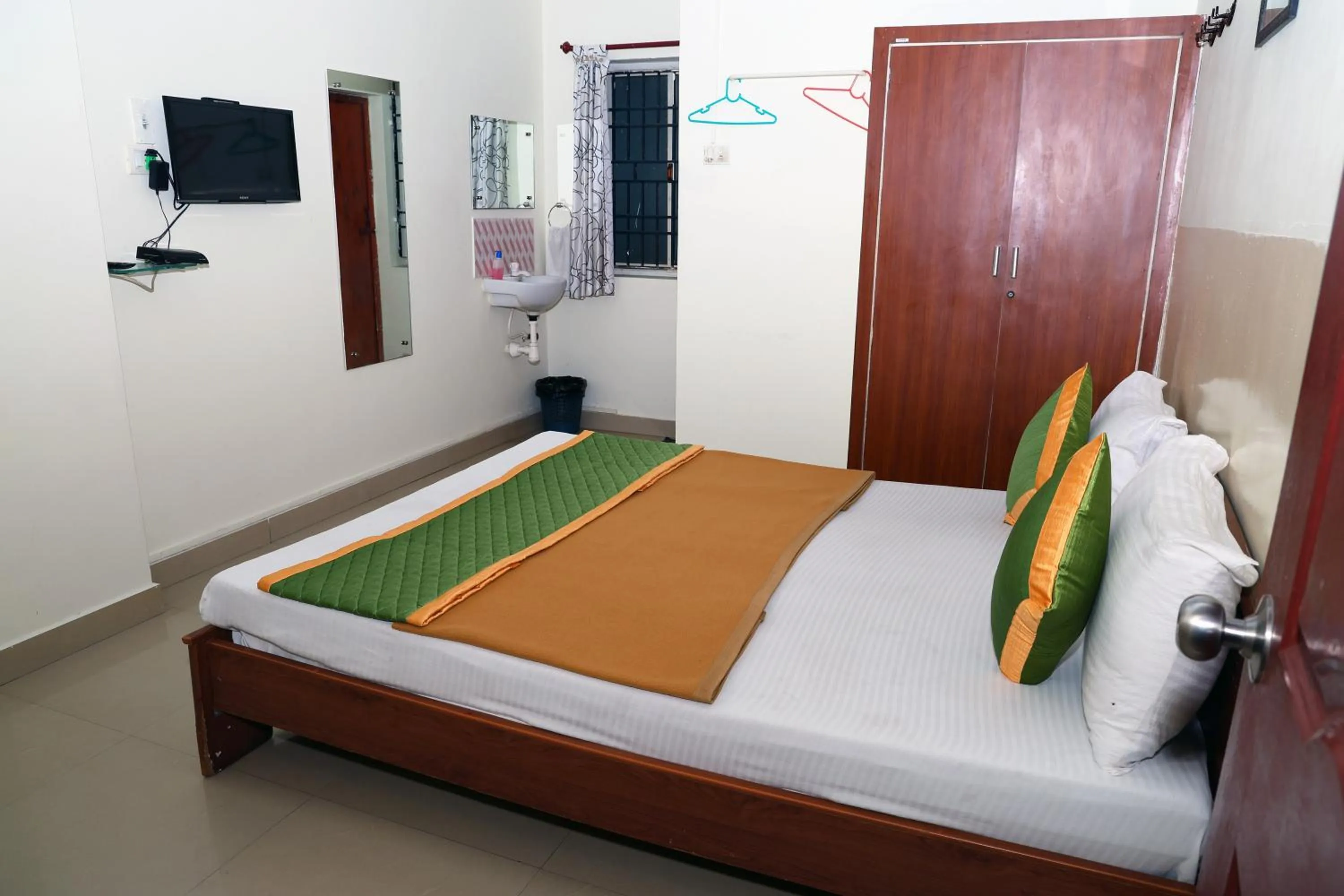 Bedroom, Bed in ROYAL GREEN AIRPORT TRANSIT ACCOMMODATION