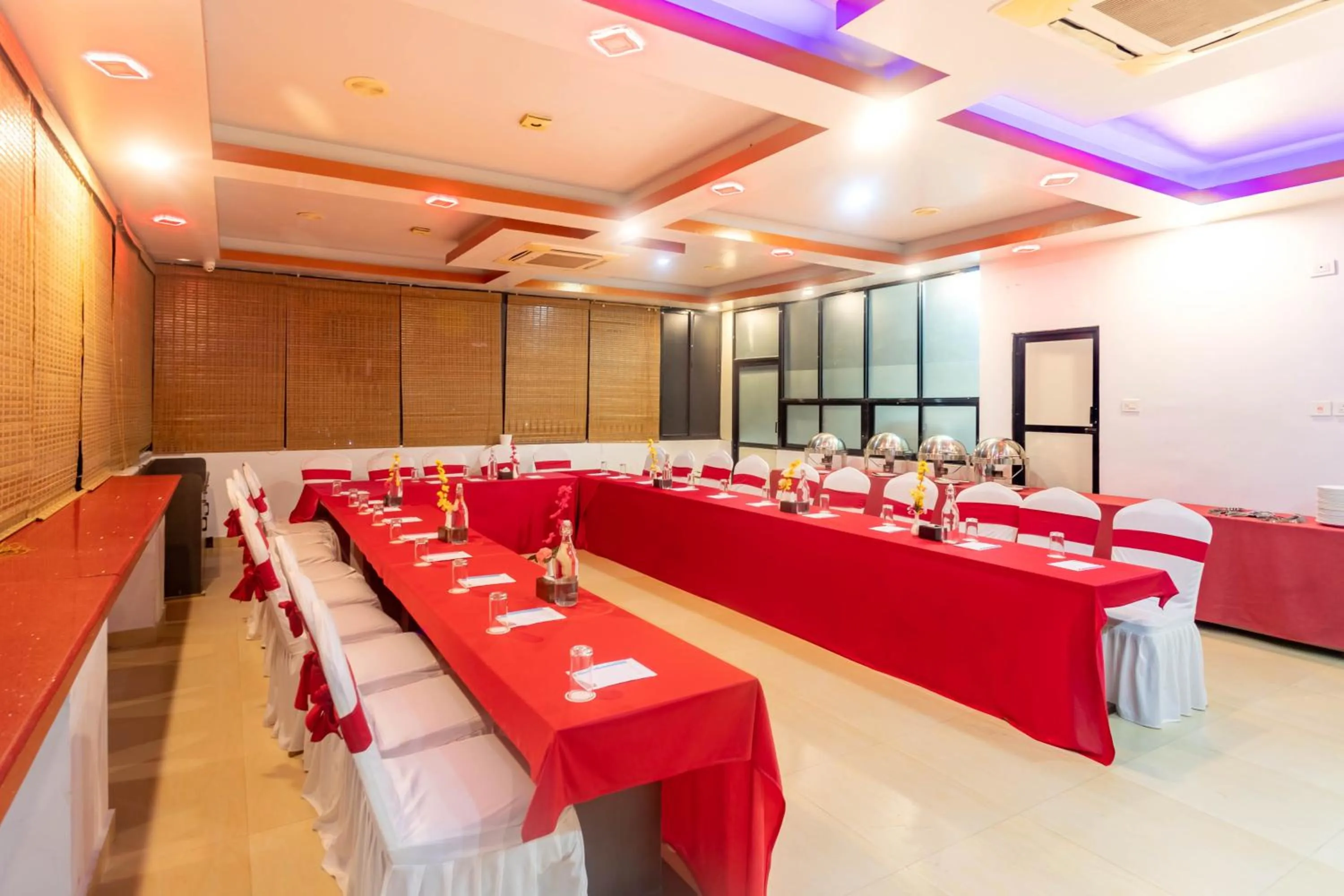 Meeting/conference room in The SR Hotel