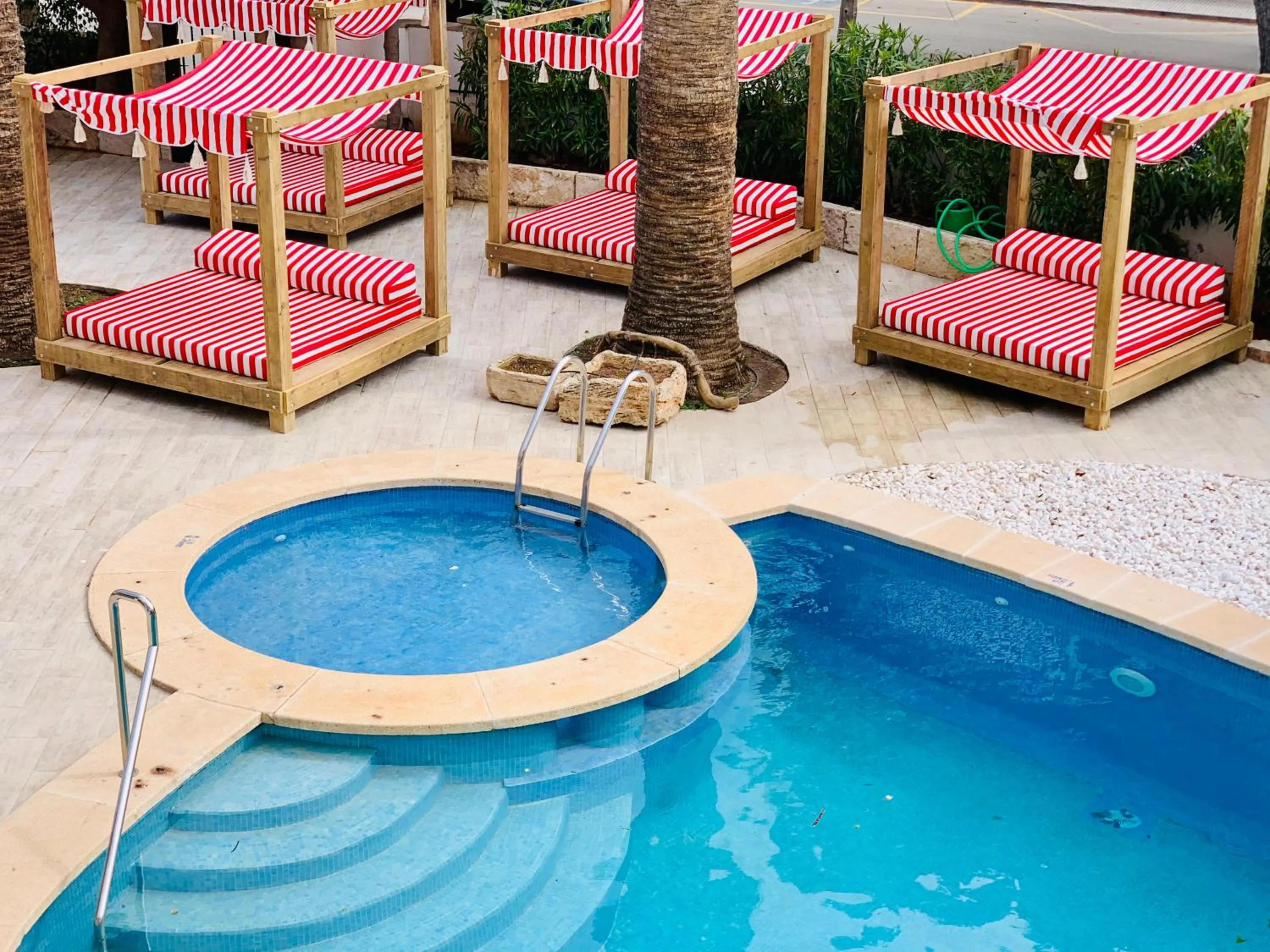 Swimming pool in Villa Piccola by Cassai