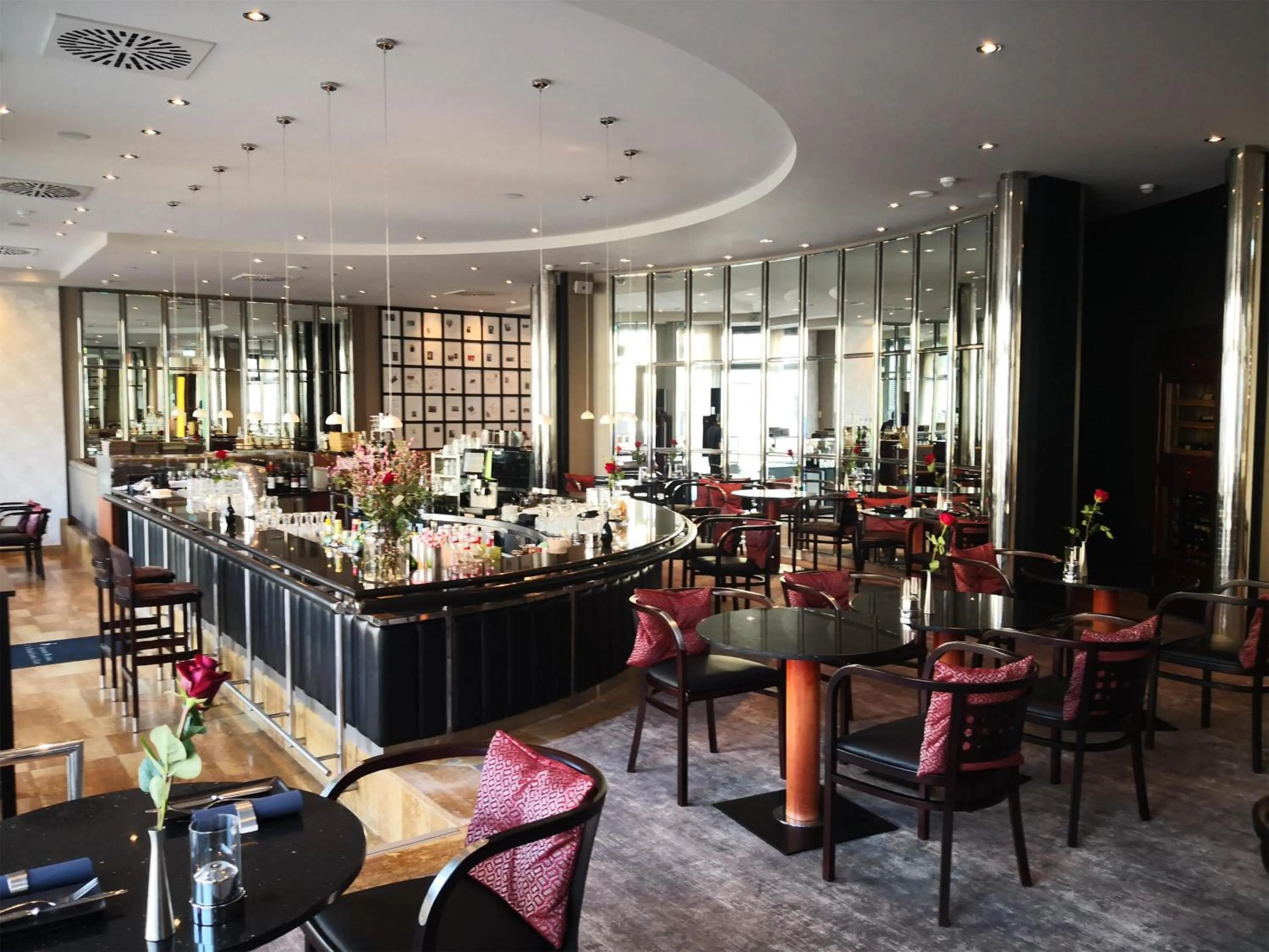 Restaurant/places to eat in First Inn Hotel Zwickau