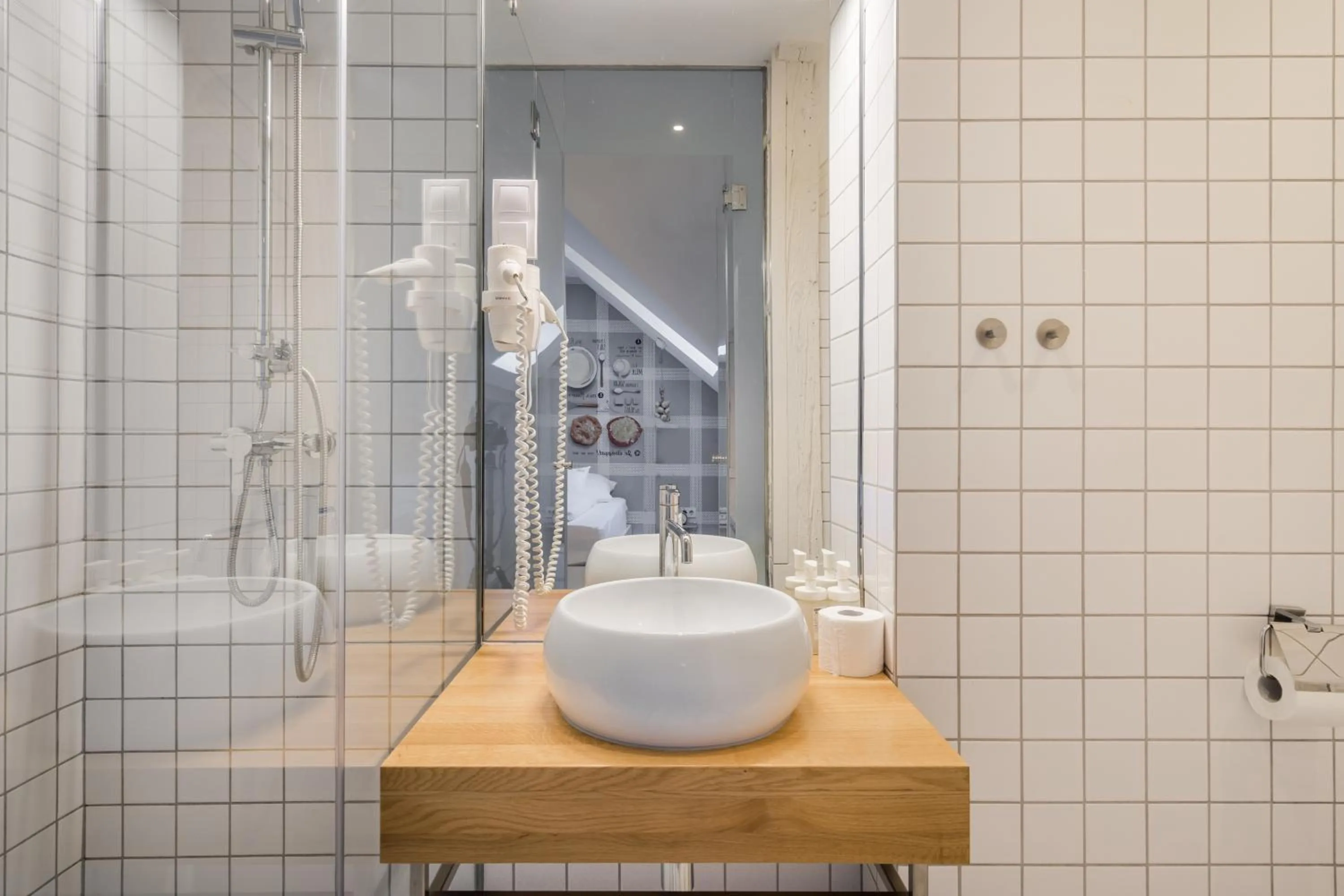 Shower in Butik Apartments, by BQA