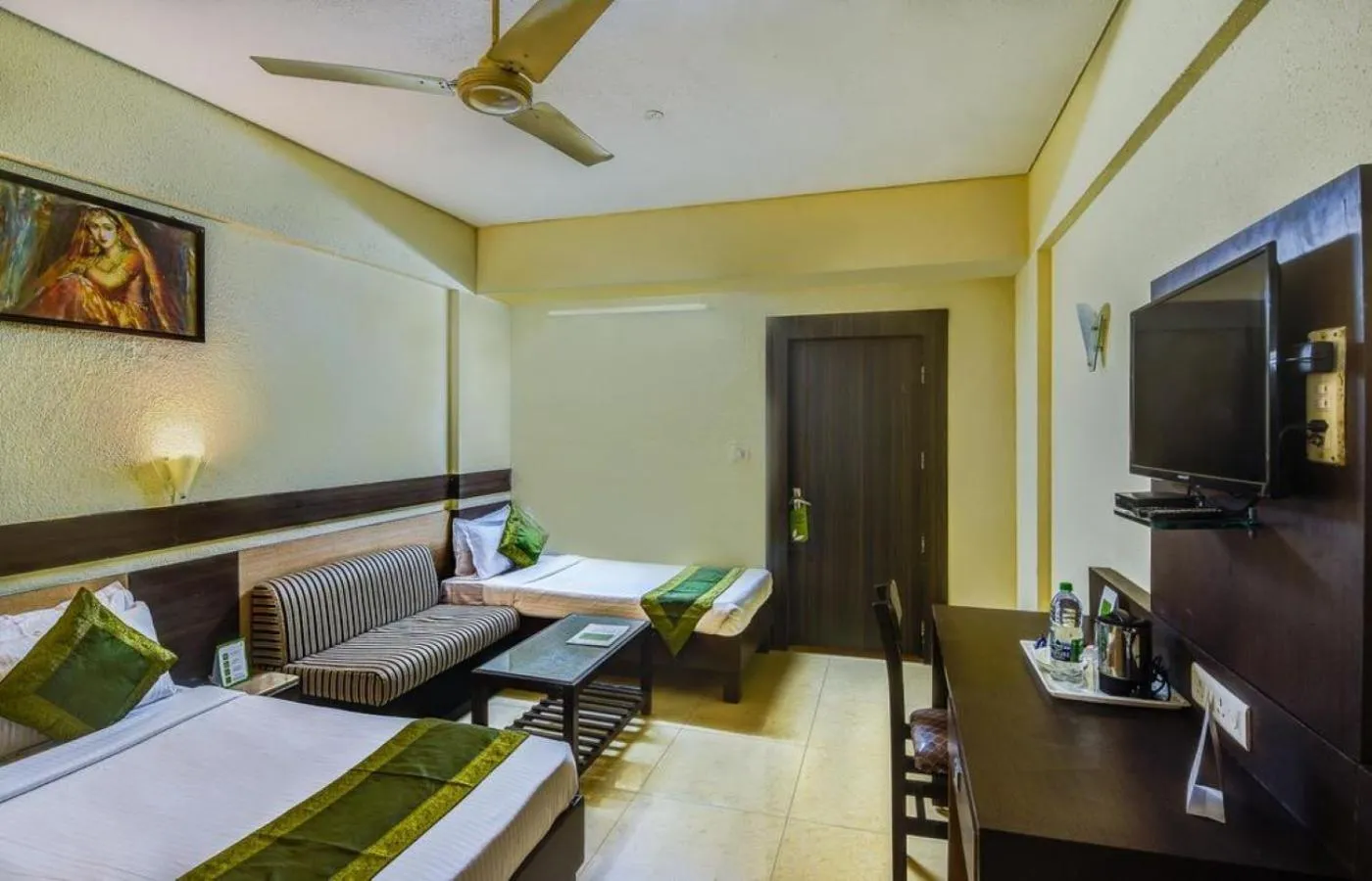 Photo of the whole room, Bed in Hotel The Shagun