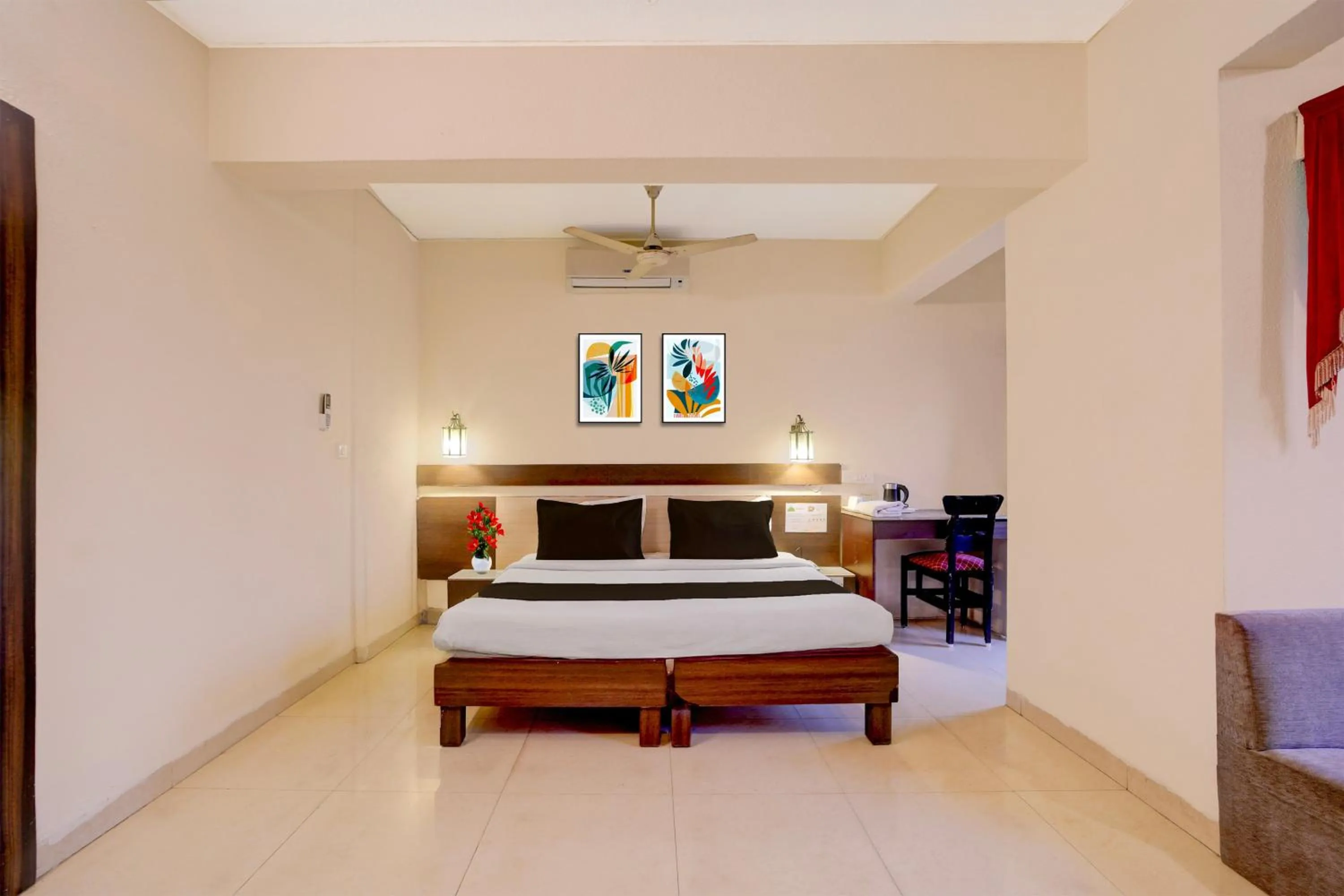 Bedroom, Bed in Townhouse Gandhi Medical College Bhopal Formerly Hotel Shagun