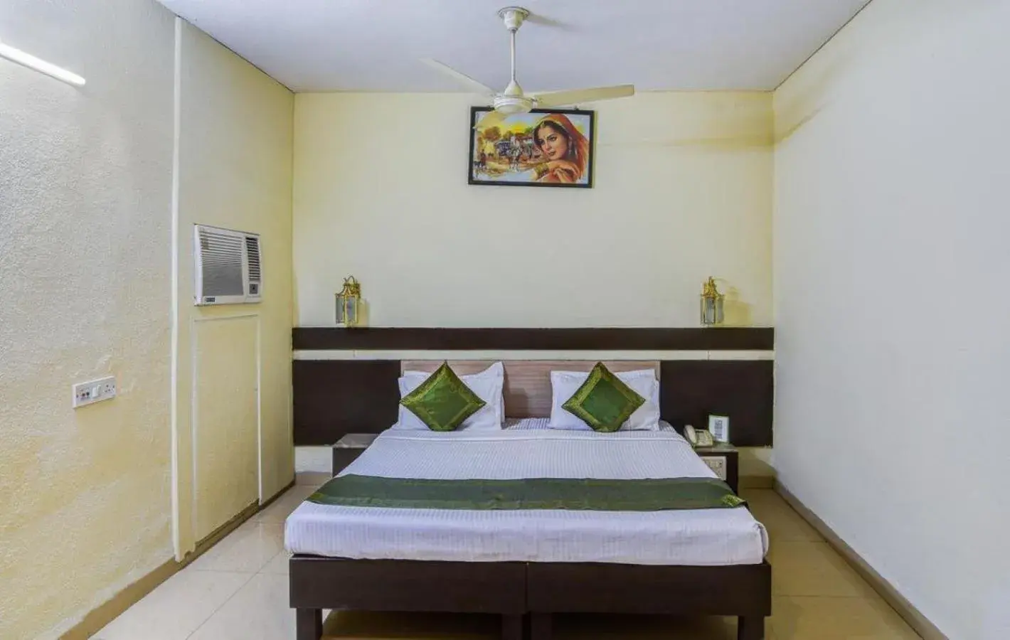 Deluxe Double Room - single occupancy in Hotel The Shagun Deluxe Double Room - single occupancy in Hotel The Shagun