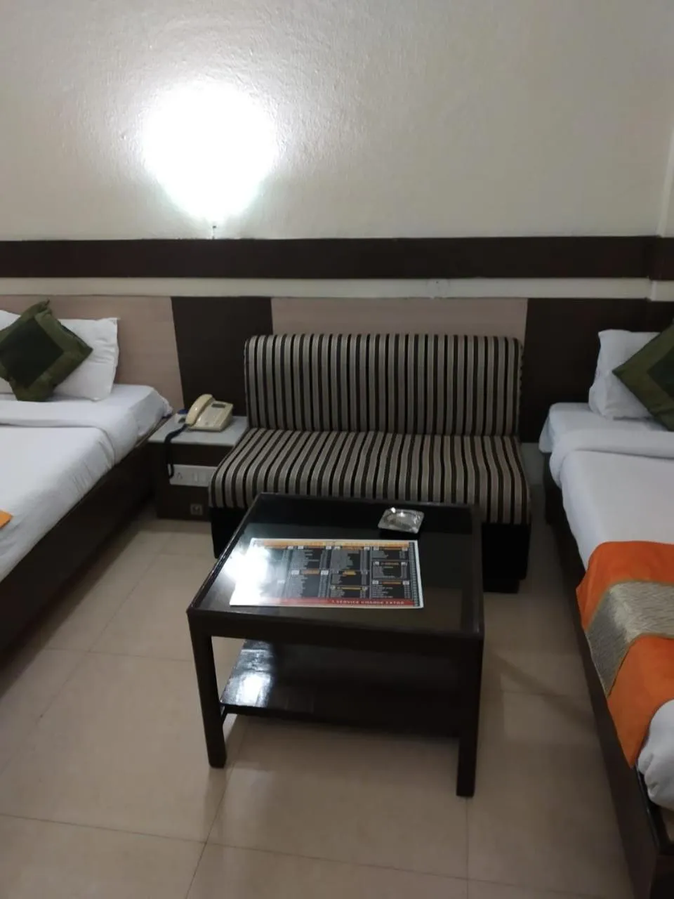 Bed in Hotel The Shagun