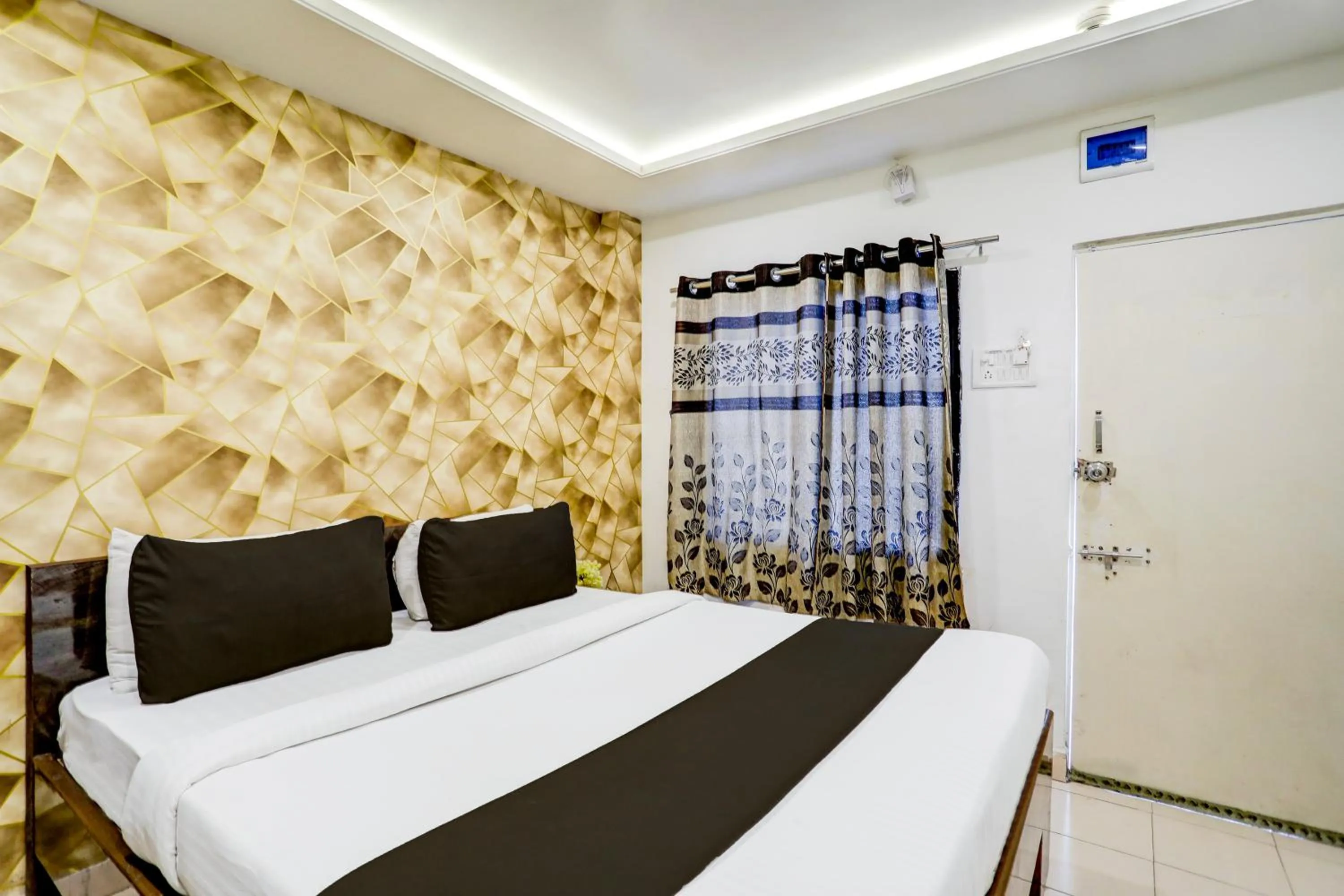 Photo of the whole room, Bed in Super Collection O Hingna Road