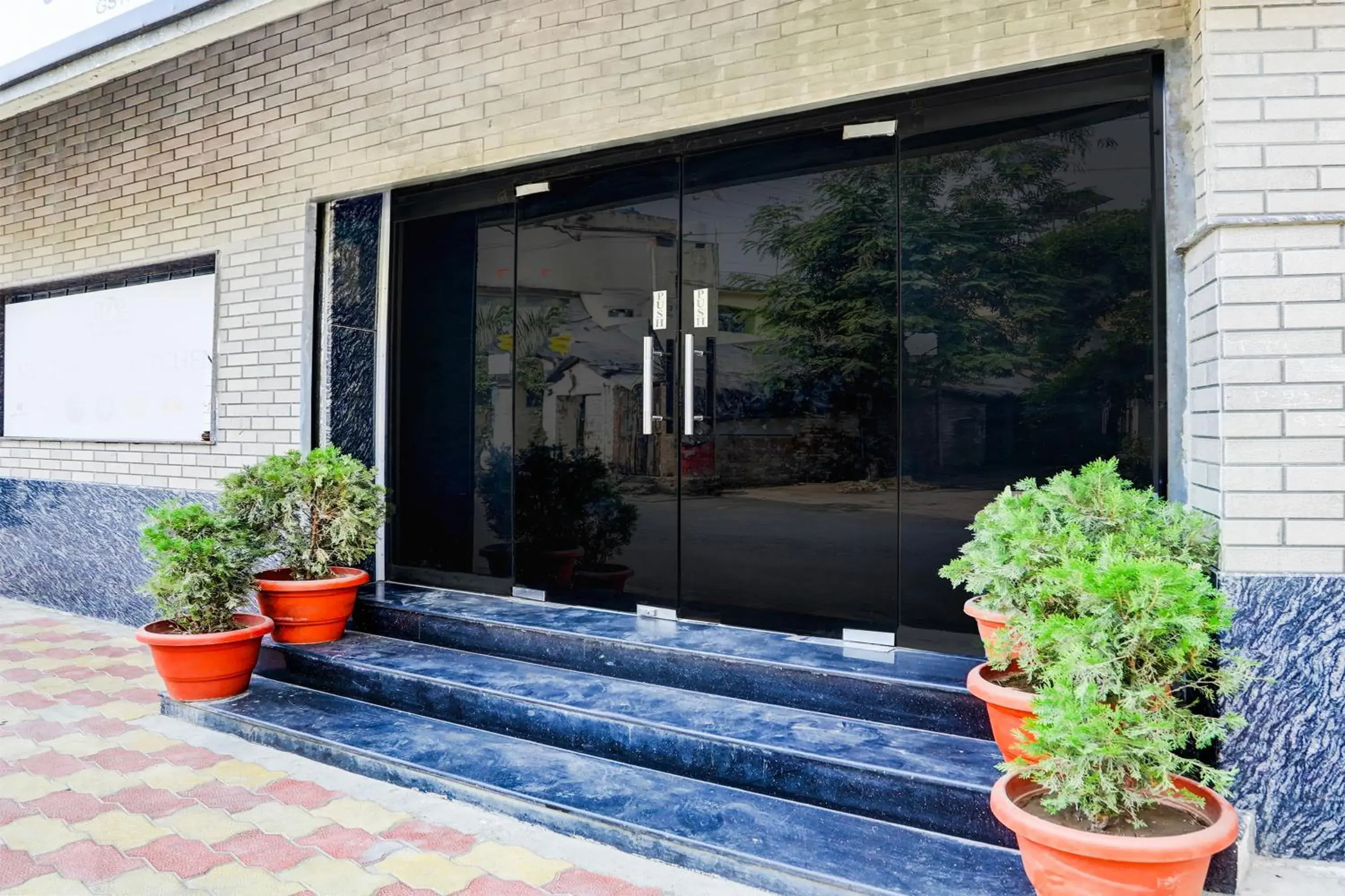 Facade/entrance in Super Collection O Hingna Road Facade/entrance in Super Collection O Hingna Road