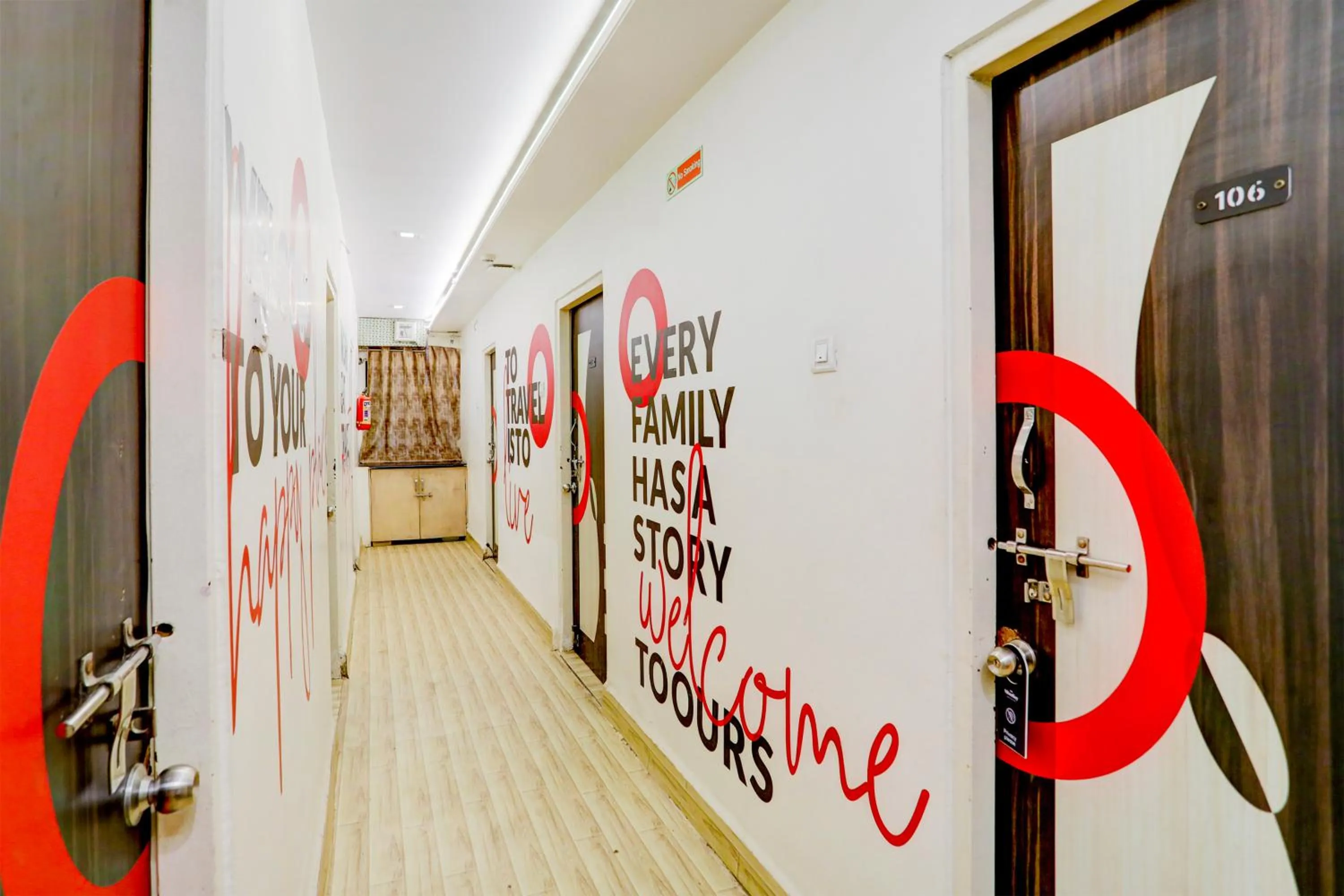 Logo/Certificate/Sign in Super Collection O Hingna Road