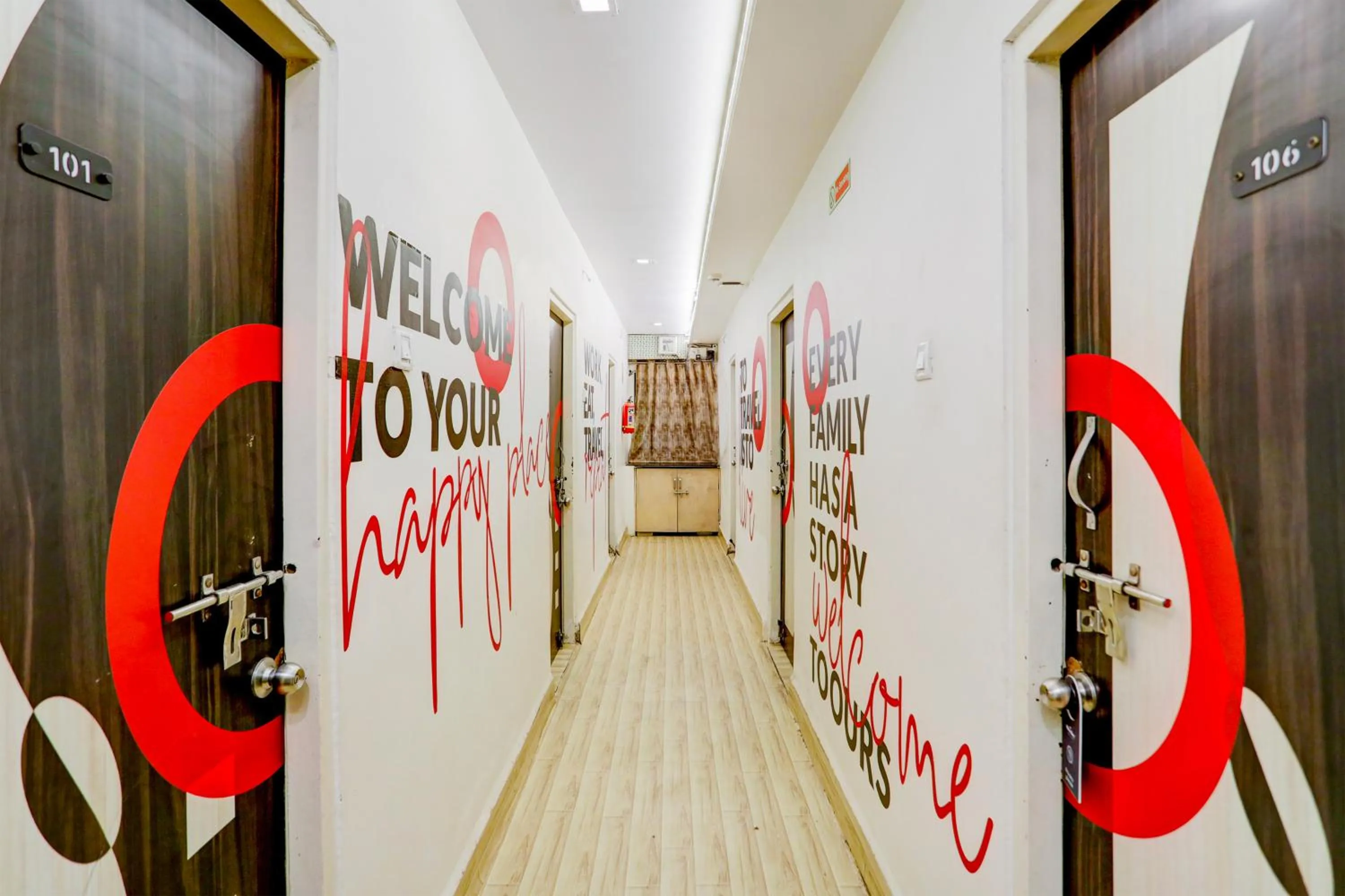 Logo/Certificate/Sign in Super Collection O Hingna Road