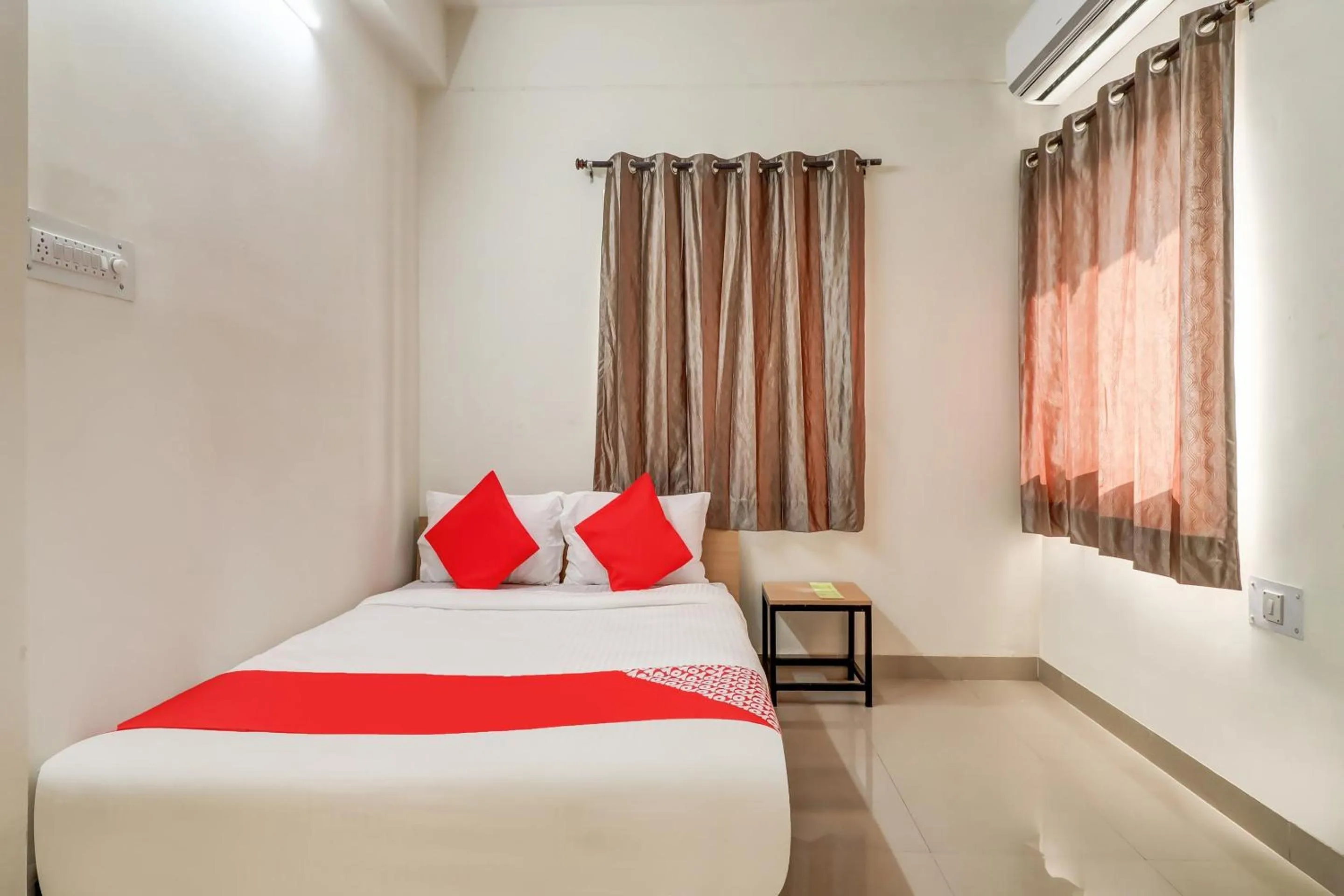 Bedroom, Bed in Super Hotel O Hotel Outline