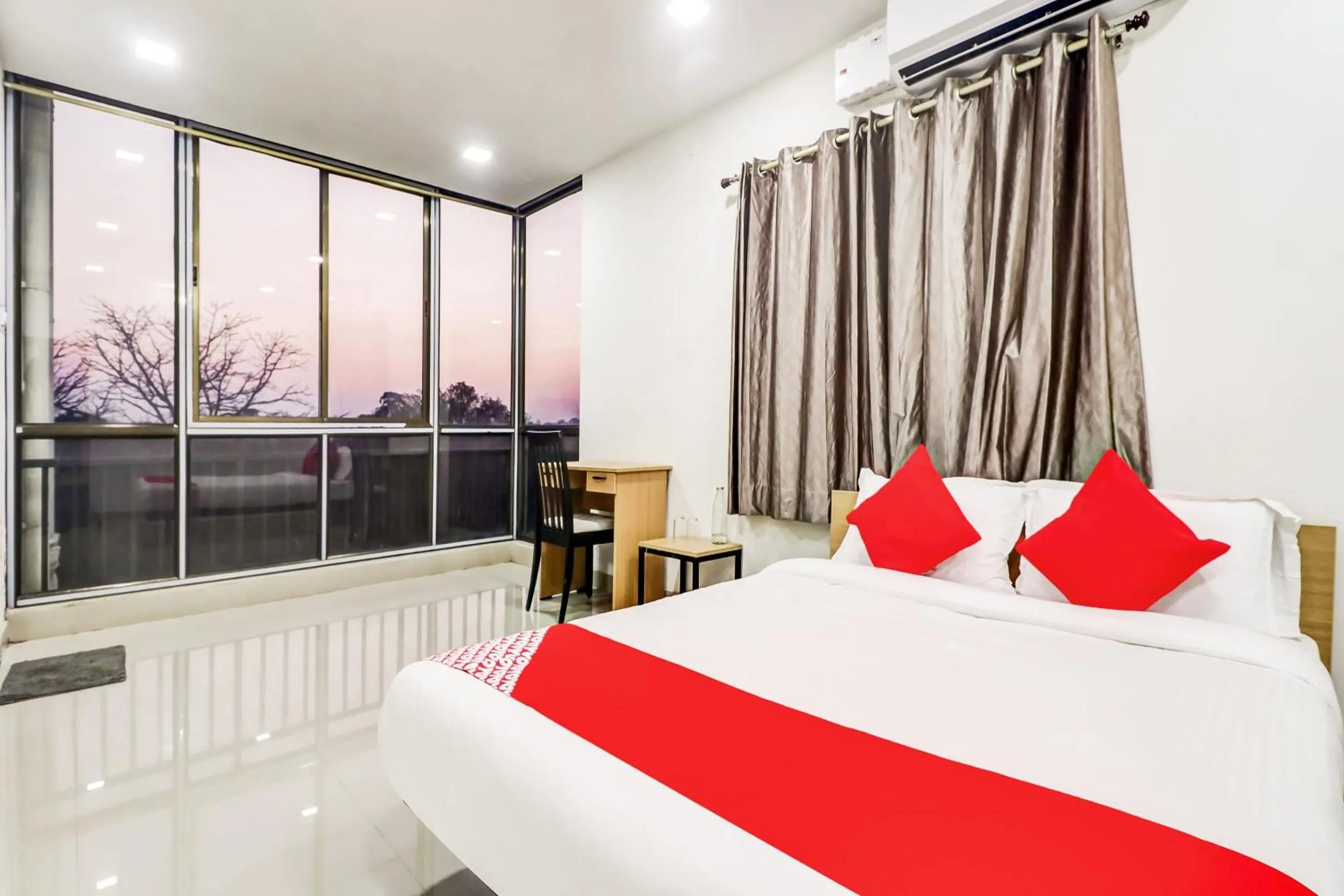 Bedroom, Bed in Super Hotel O Hotel Outline