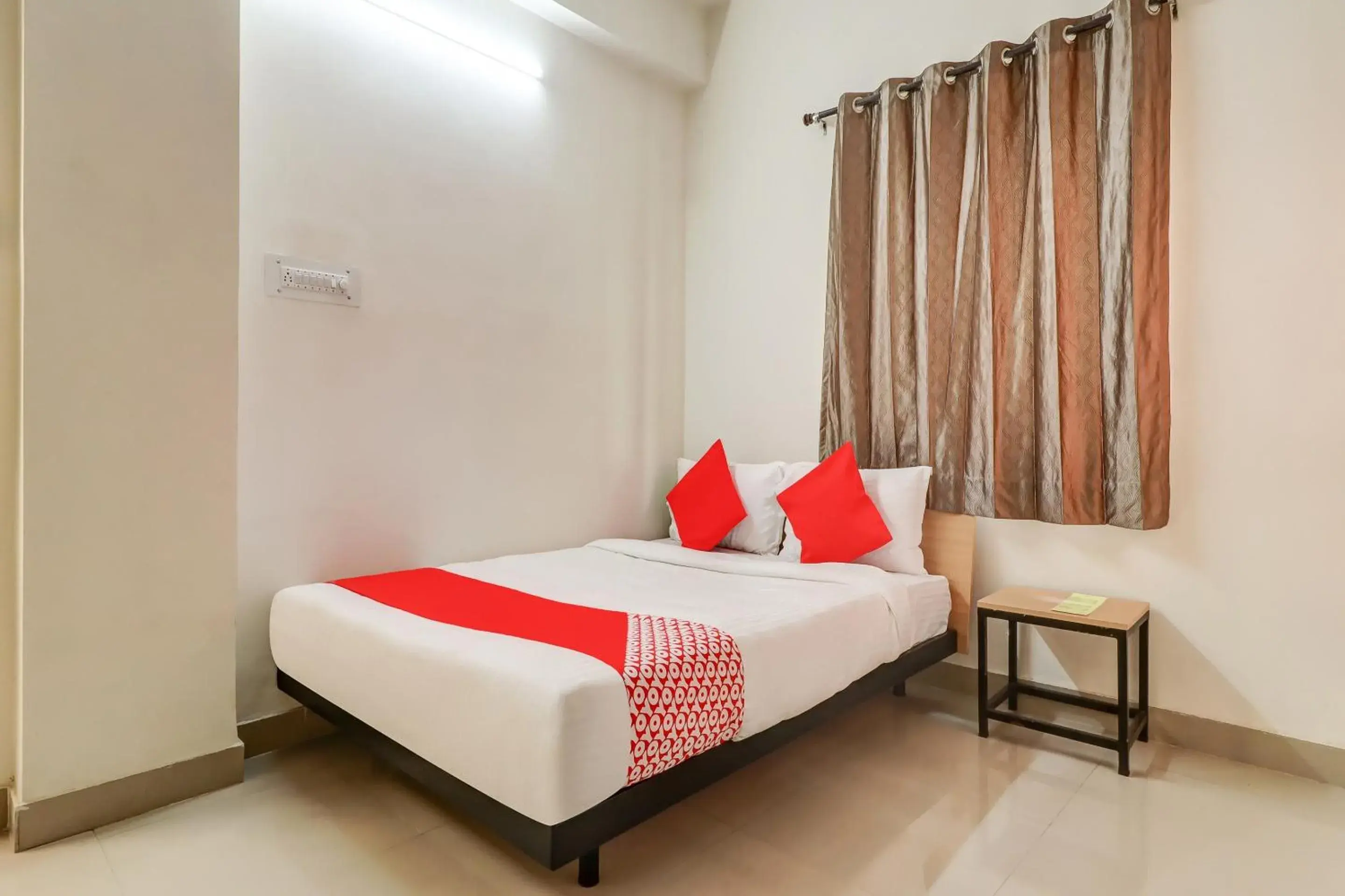 Deluxe Double Room - single occupancy in Super Hotel O Hotel Outline Deluxe Double Room - single occupancy in Super Hotel O Hotel Outline