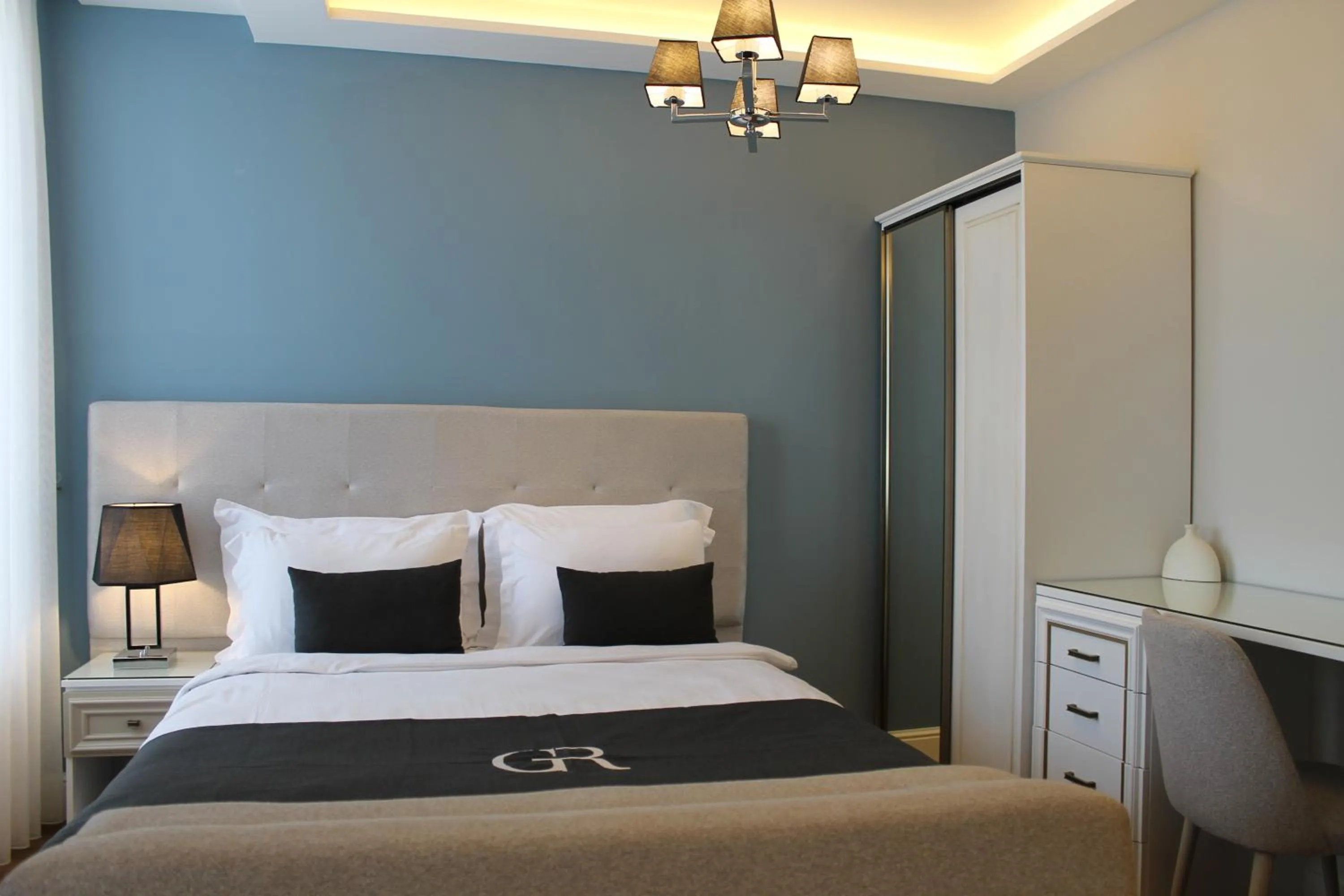 Bed in Garlon Residence