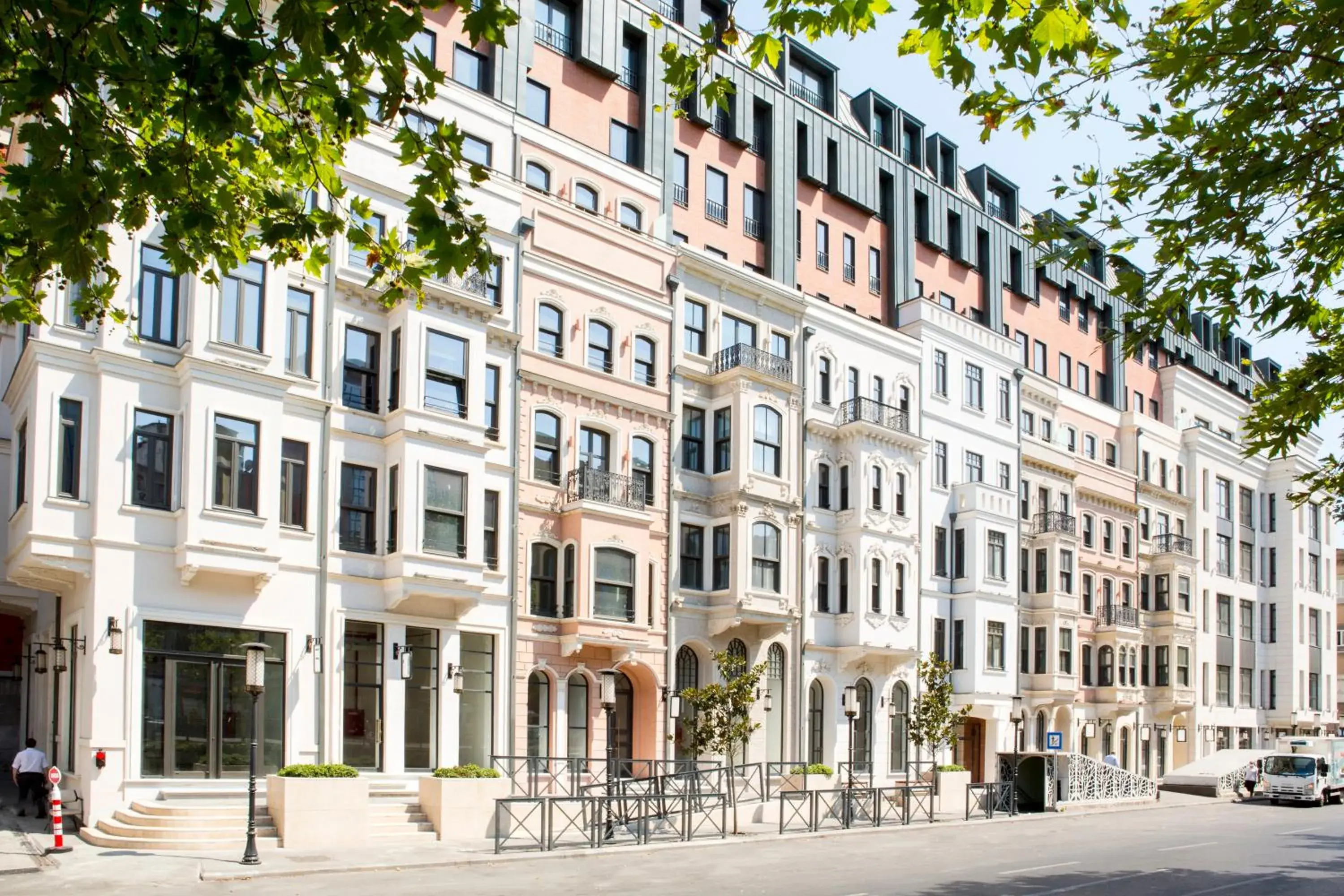 Quiet street view in Garlon Residence Quiet street view in Garlon Residence