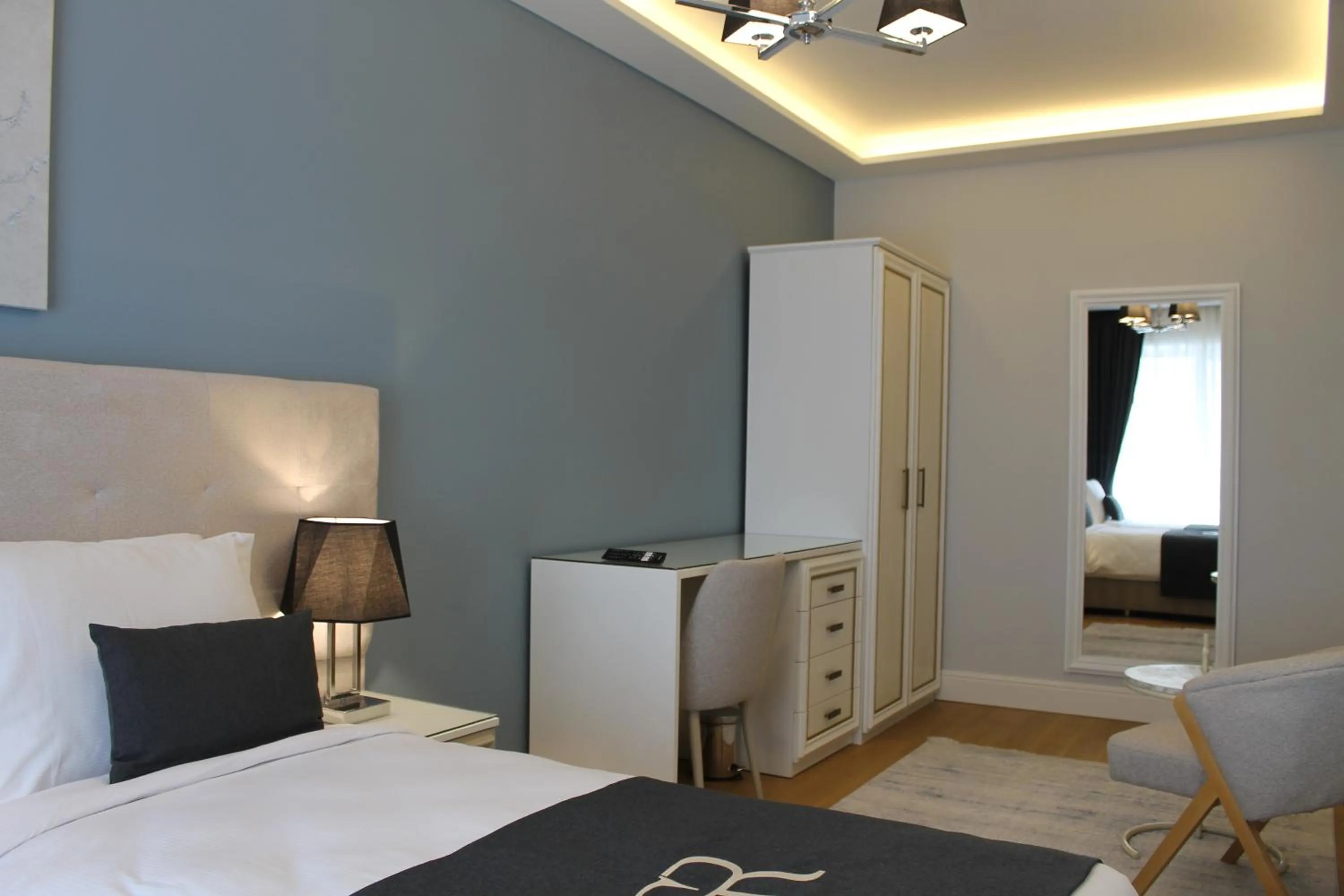 Bedroom, Bed in Garlon Residence