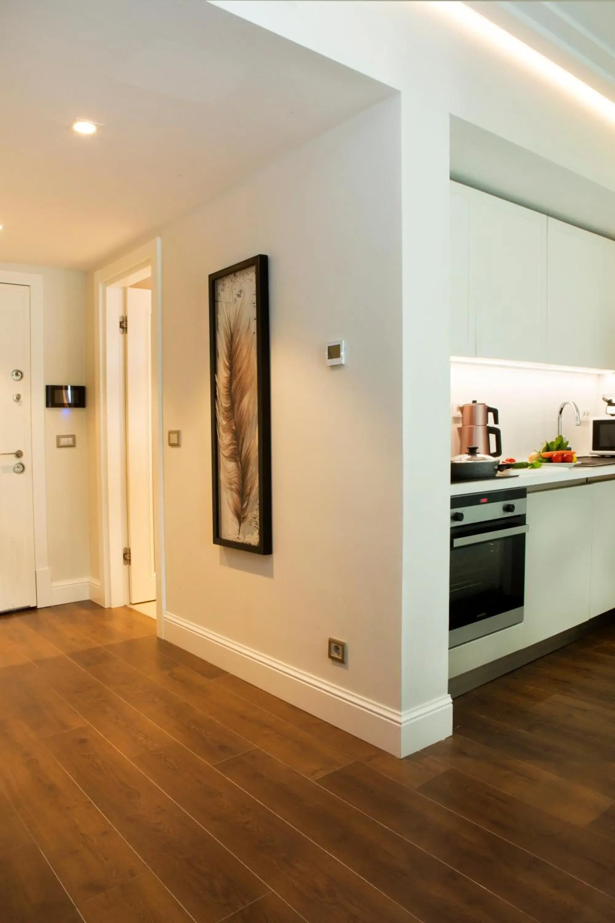 Facade/entrance in Garlon Residence Facade/entrance in Garlon Residence