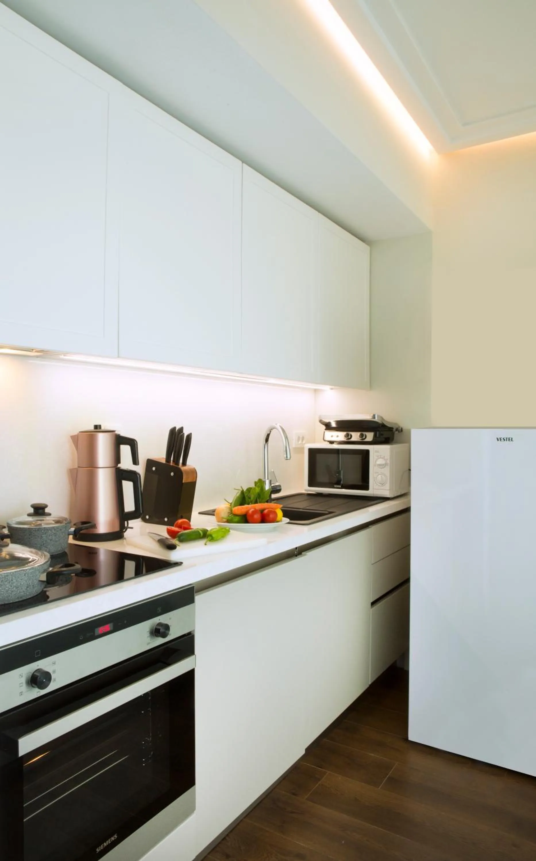 Coffee/tea facilities in Garlon Residence