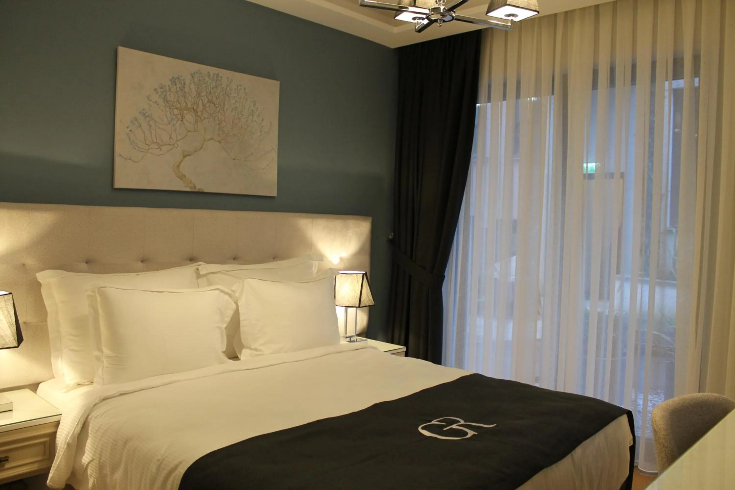 Bed in Garlon Residence