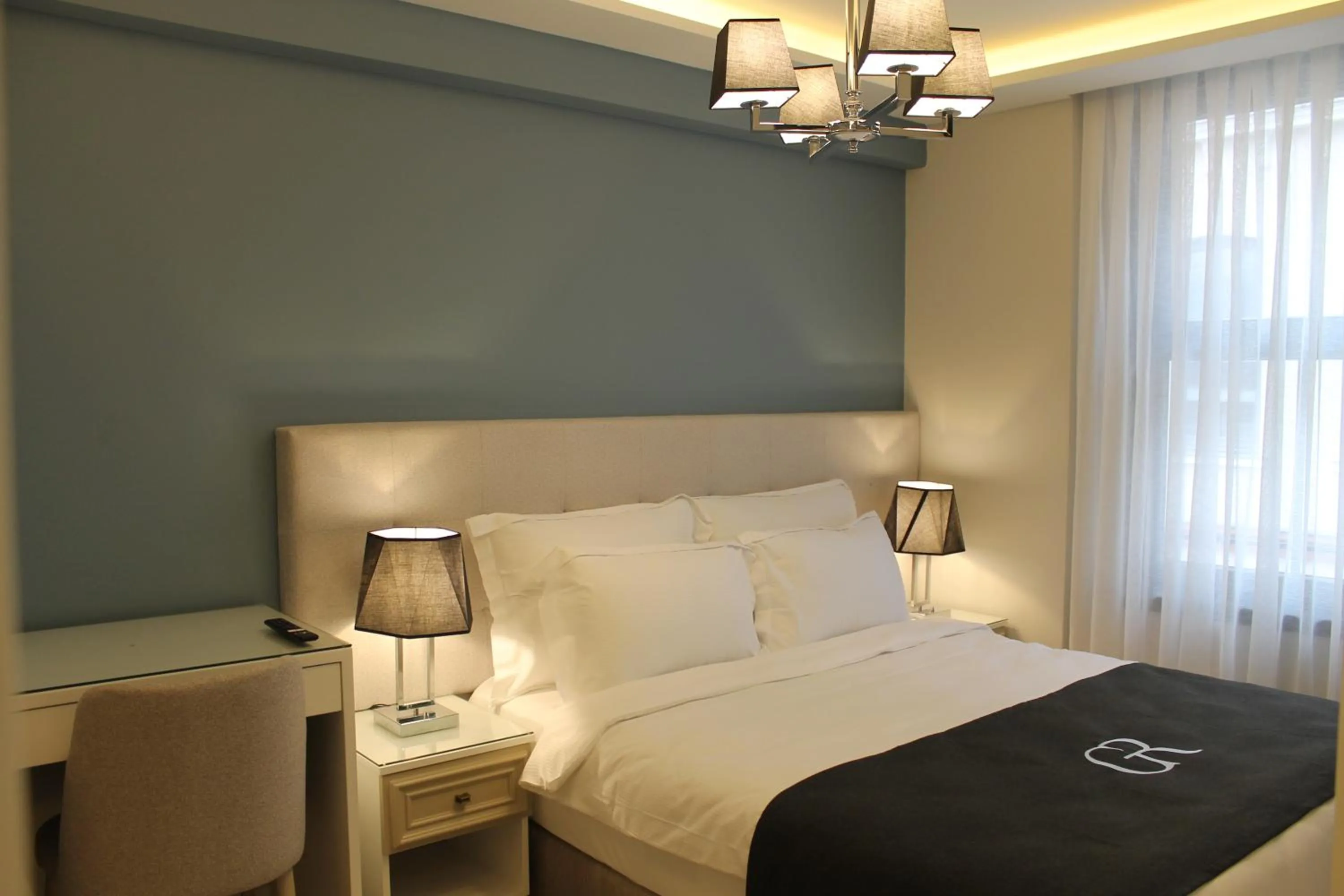 Bed in Garlon Residence