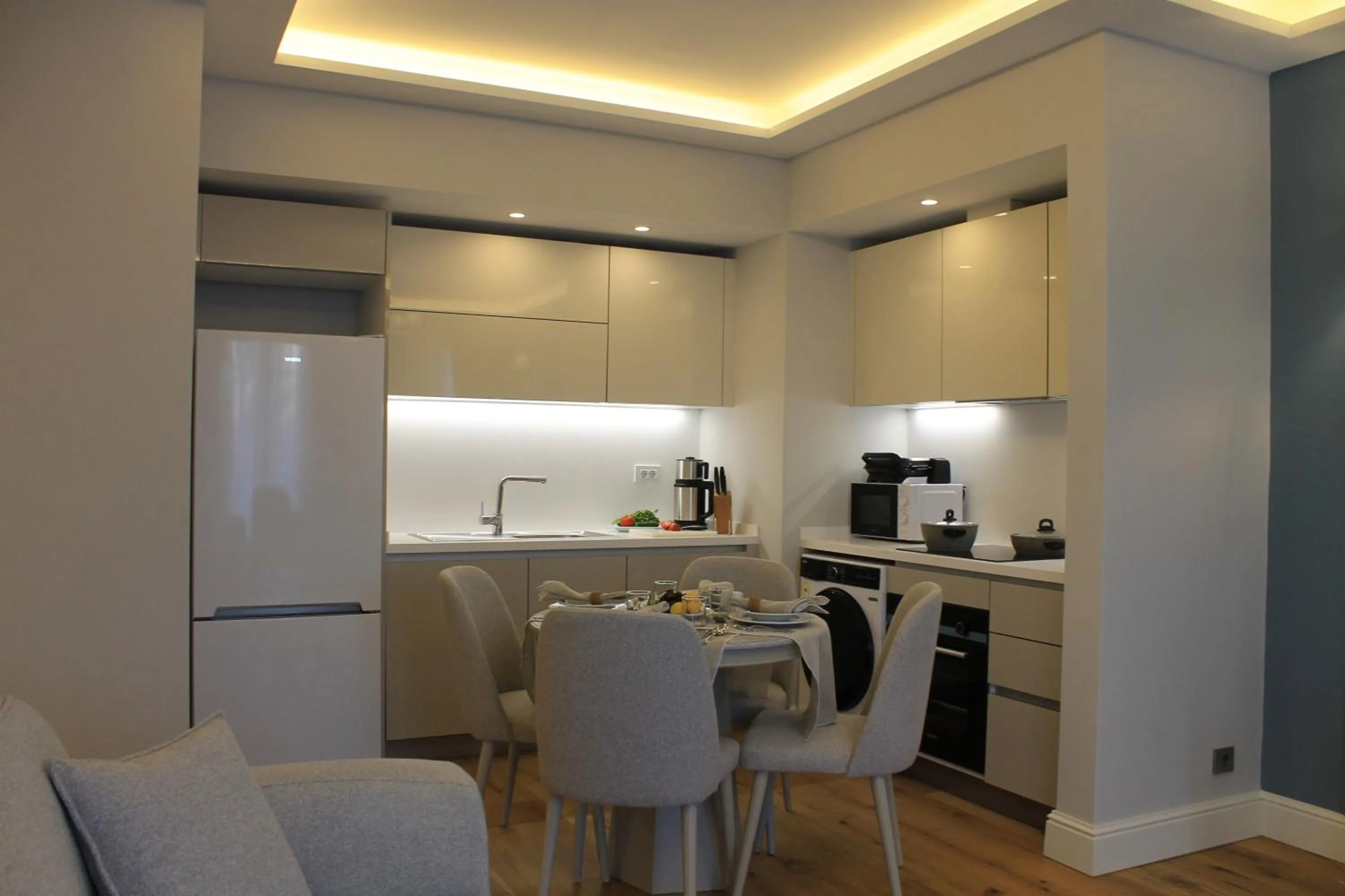 Kitchen or kitchenette in Garlon Residence