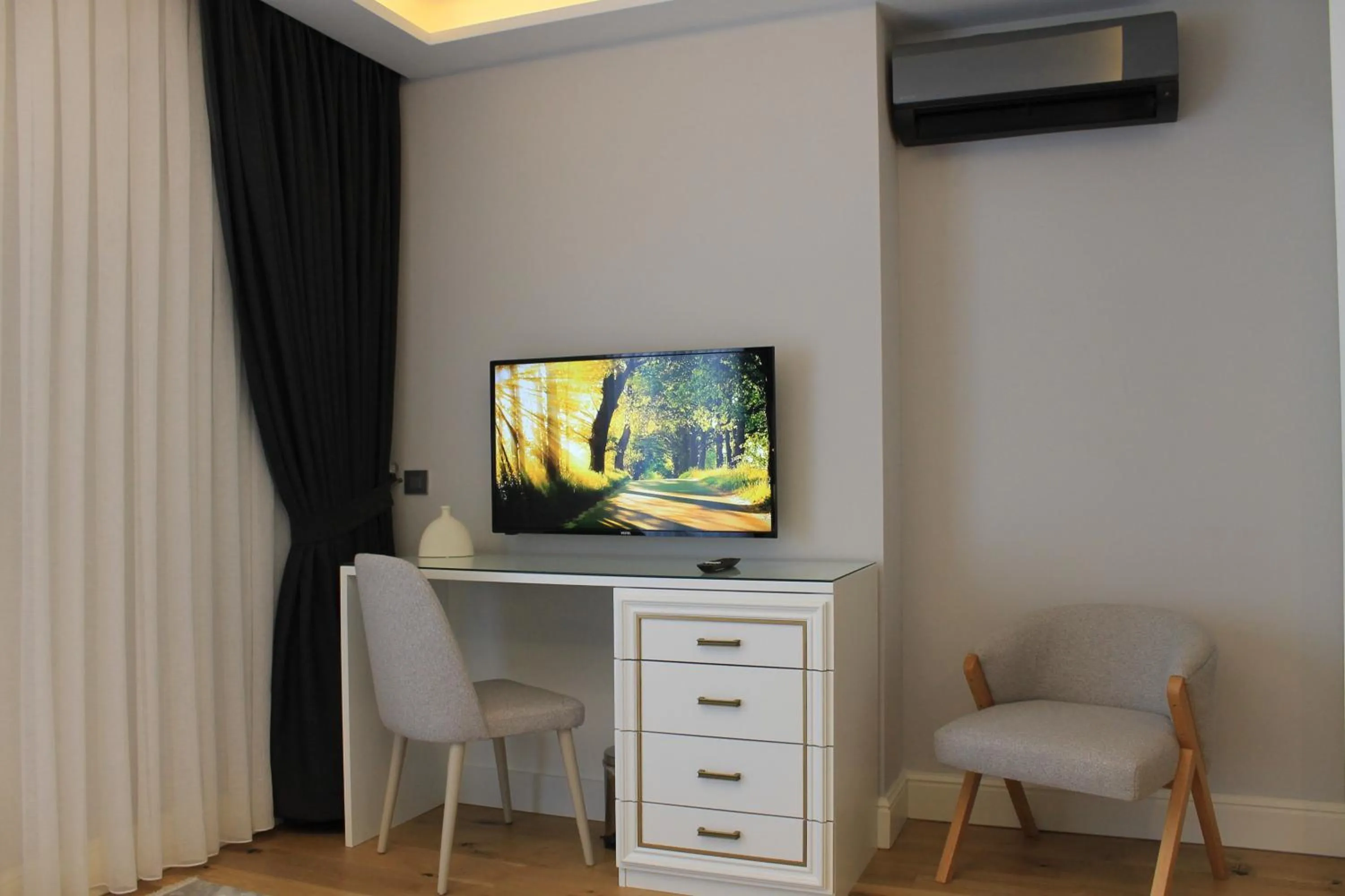 TV and multimedia in Garlon Residence