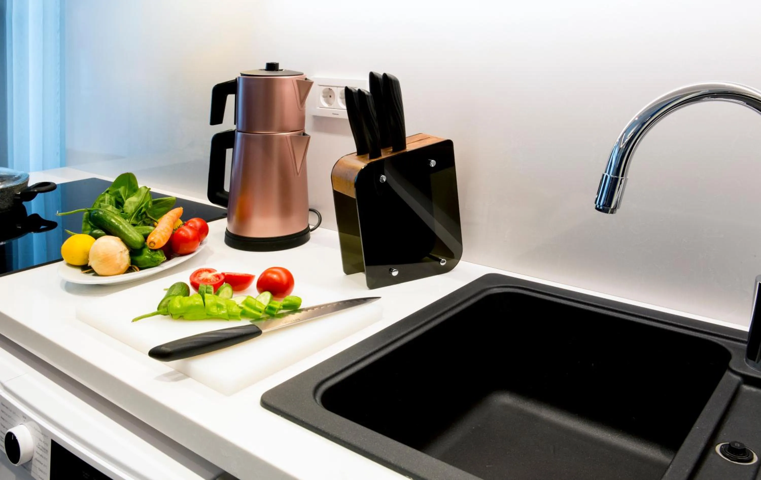 Coffee/tea facilities in Garlon Residence