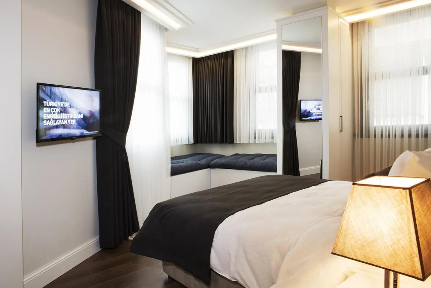 Bedroom, Bed in Garlon Residence