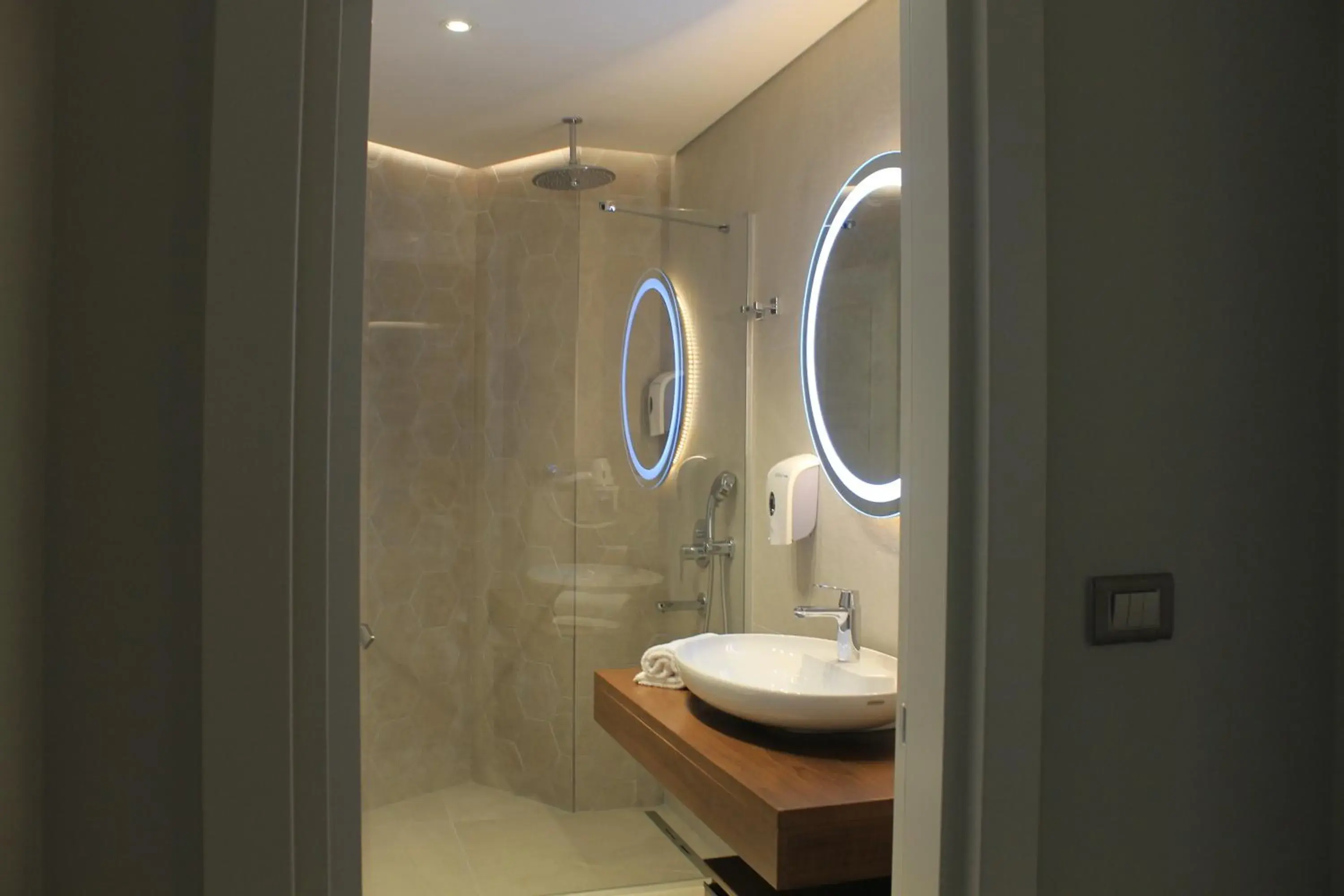 Bathroom in Garlon Residence Bathroom in Garlon Residence