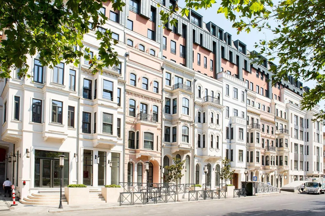 City view in Garlon Residence