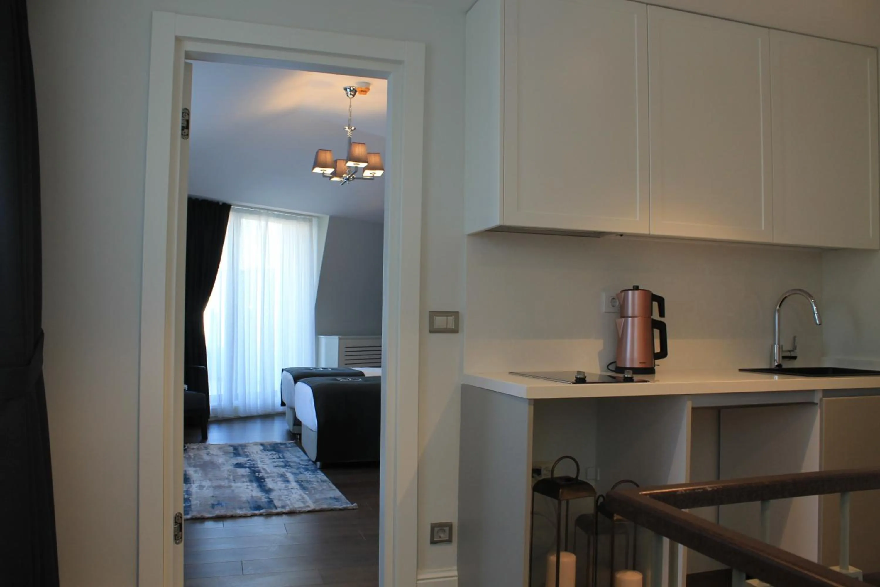 Coffee/tea facilities in Garlon Residence