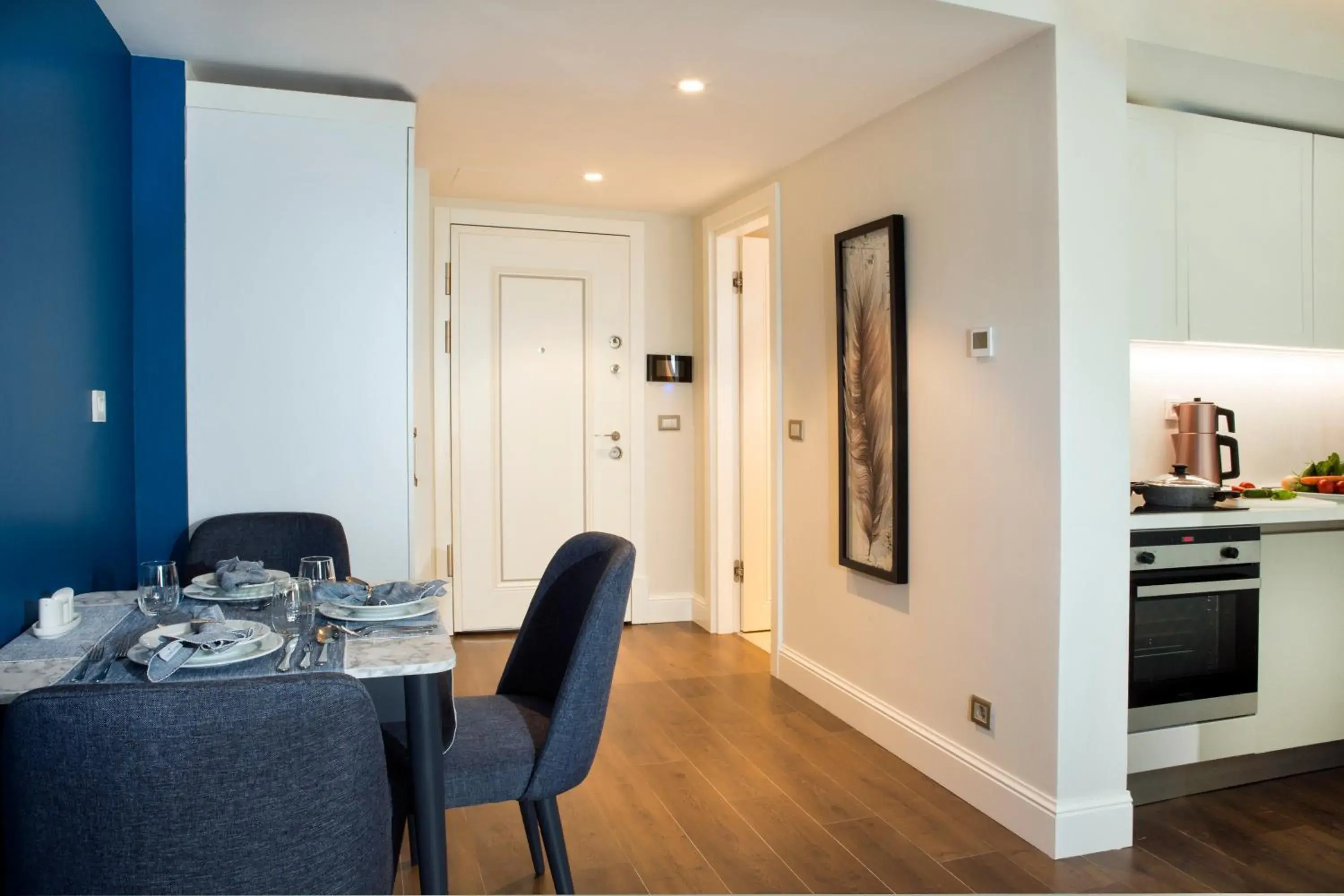 Facade/entrance in Garlon Residence Facade/entrance in Garlon Residence