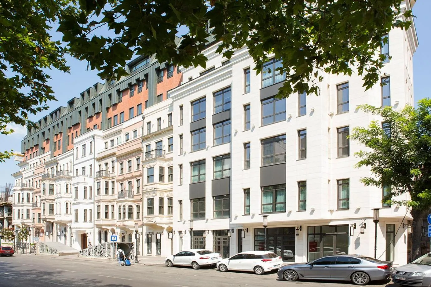 City view in Garlon Residence