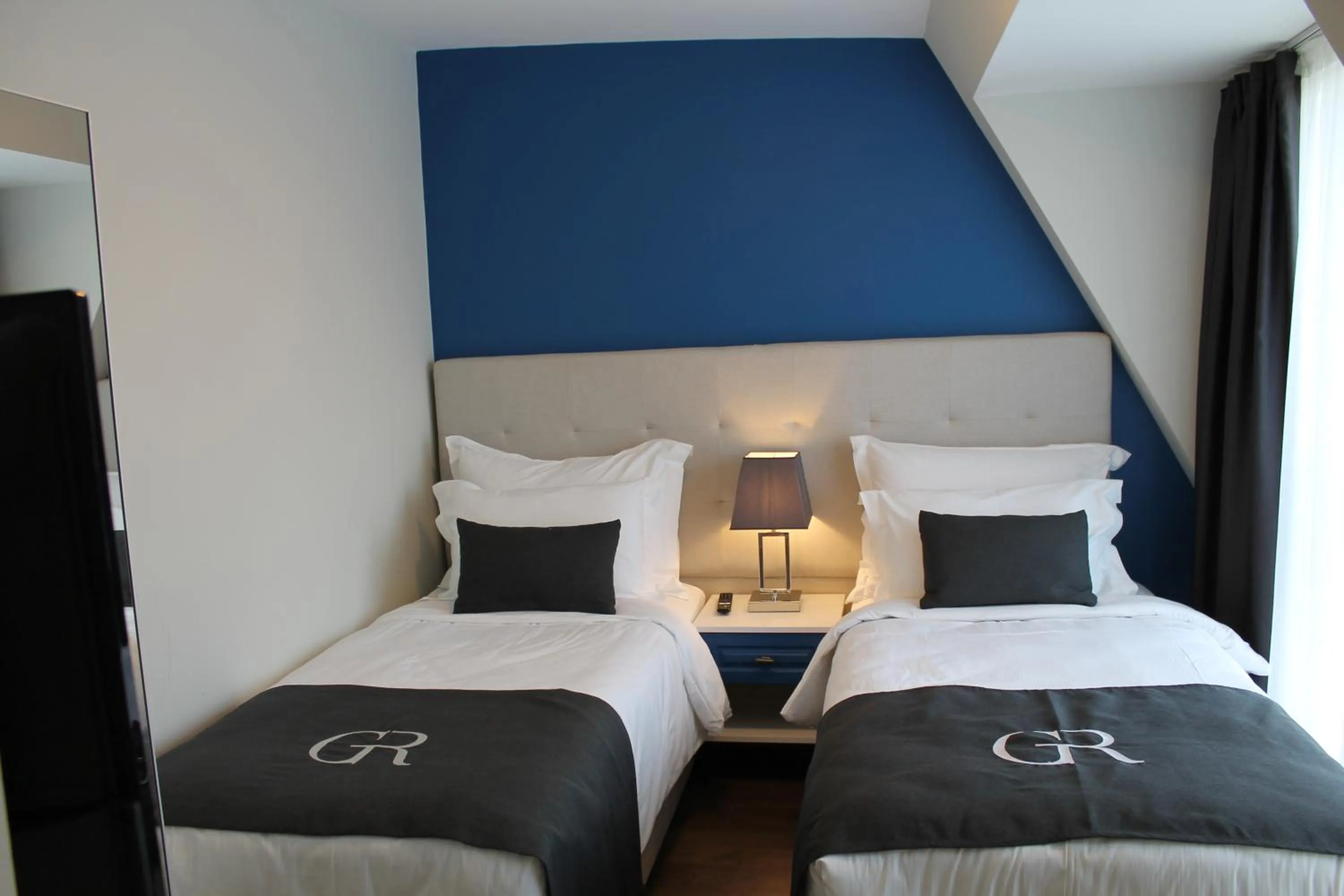 Bedroom, Bed in Garlon Residence