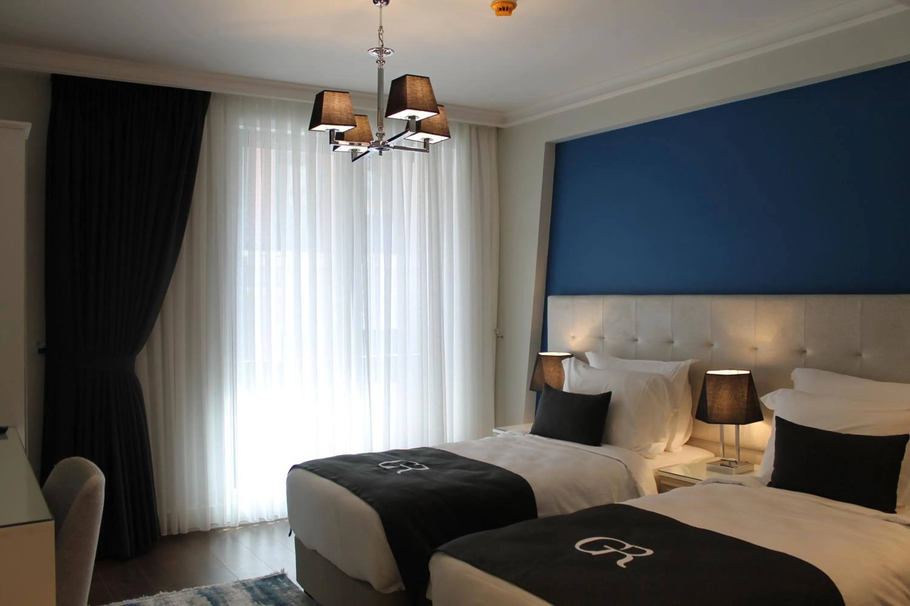 Bedroom, Bed in Garlon Residence