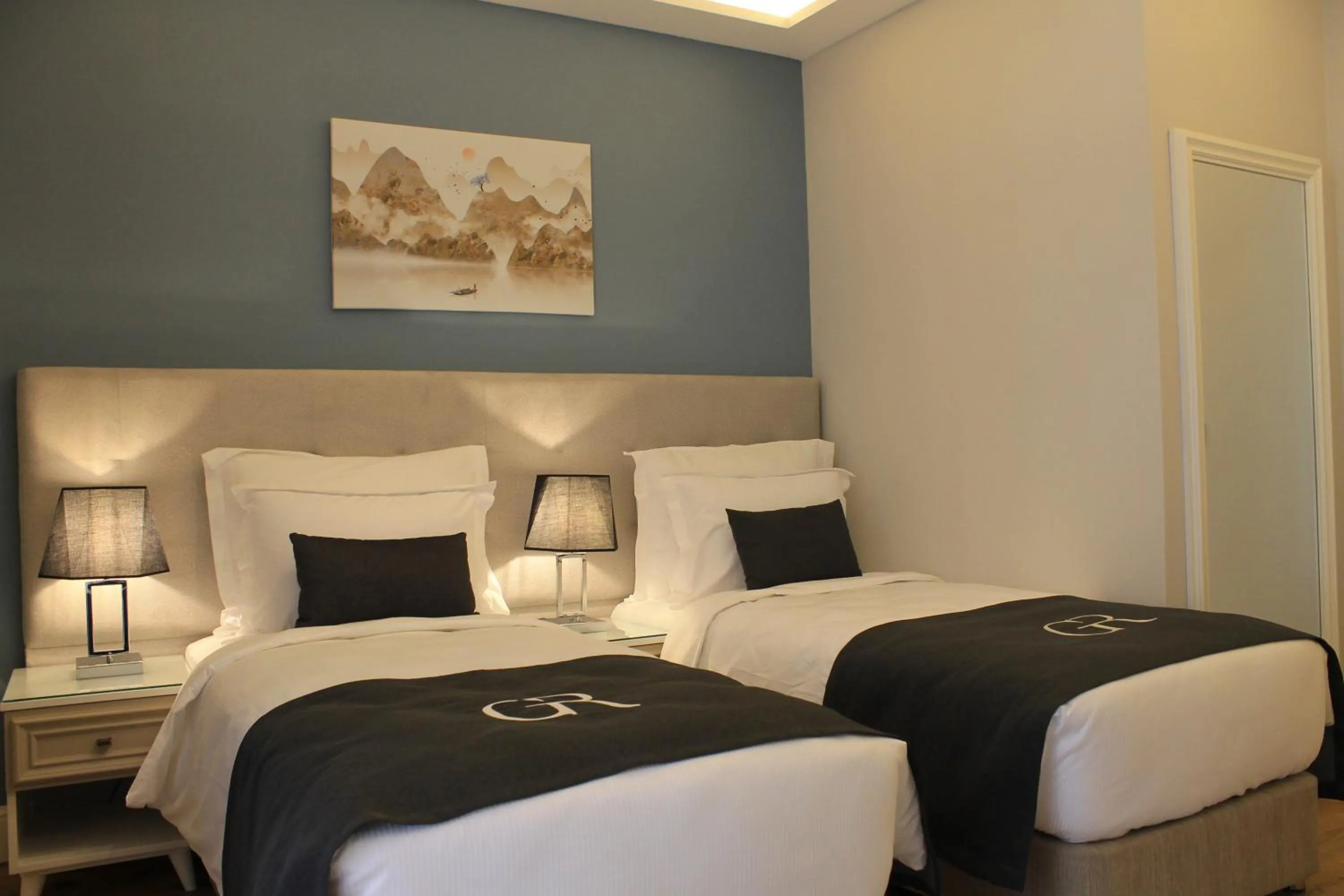 Bedroom, Bed in Garlon Residence