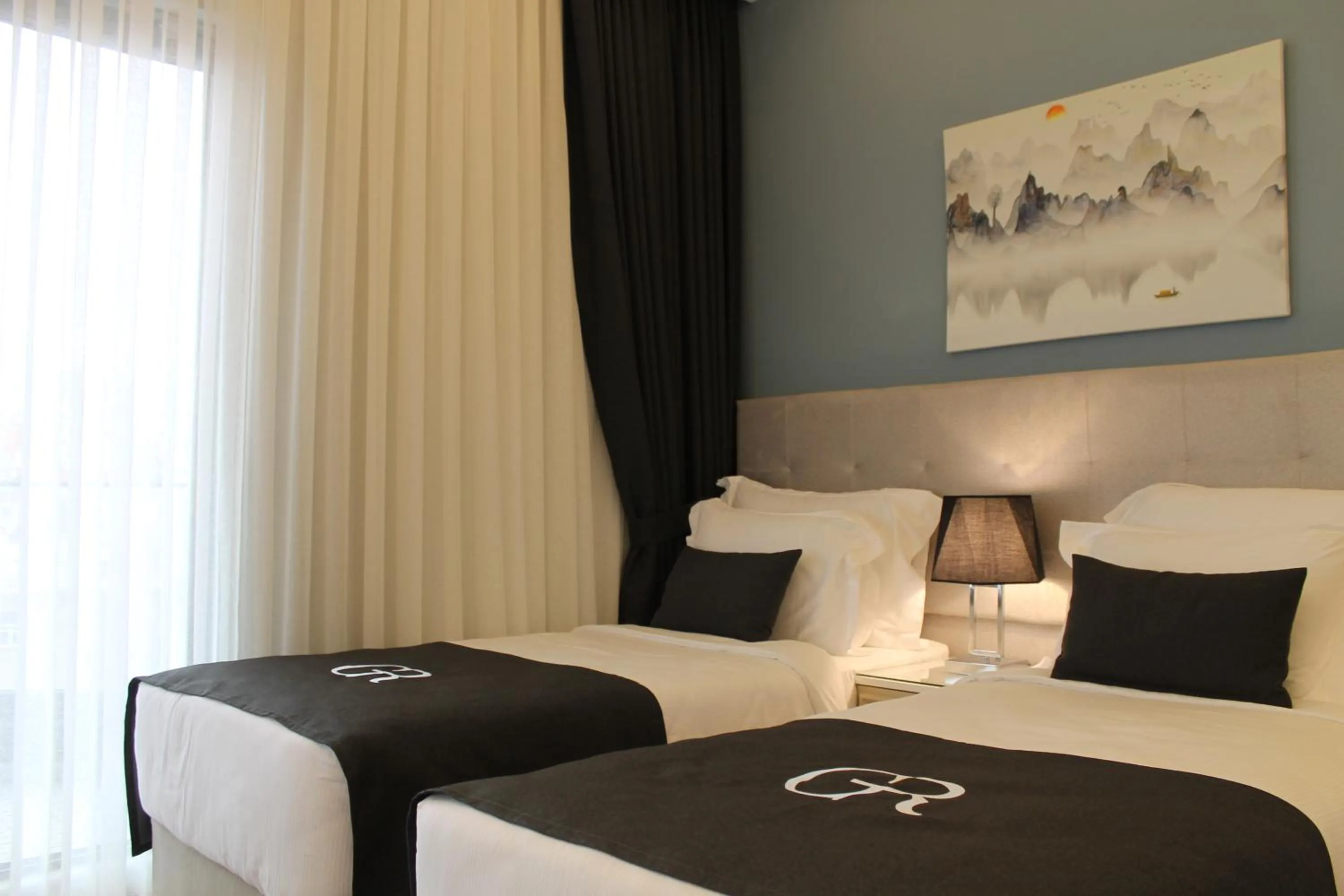 Bedroom, Bed in Garlon Residence