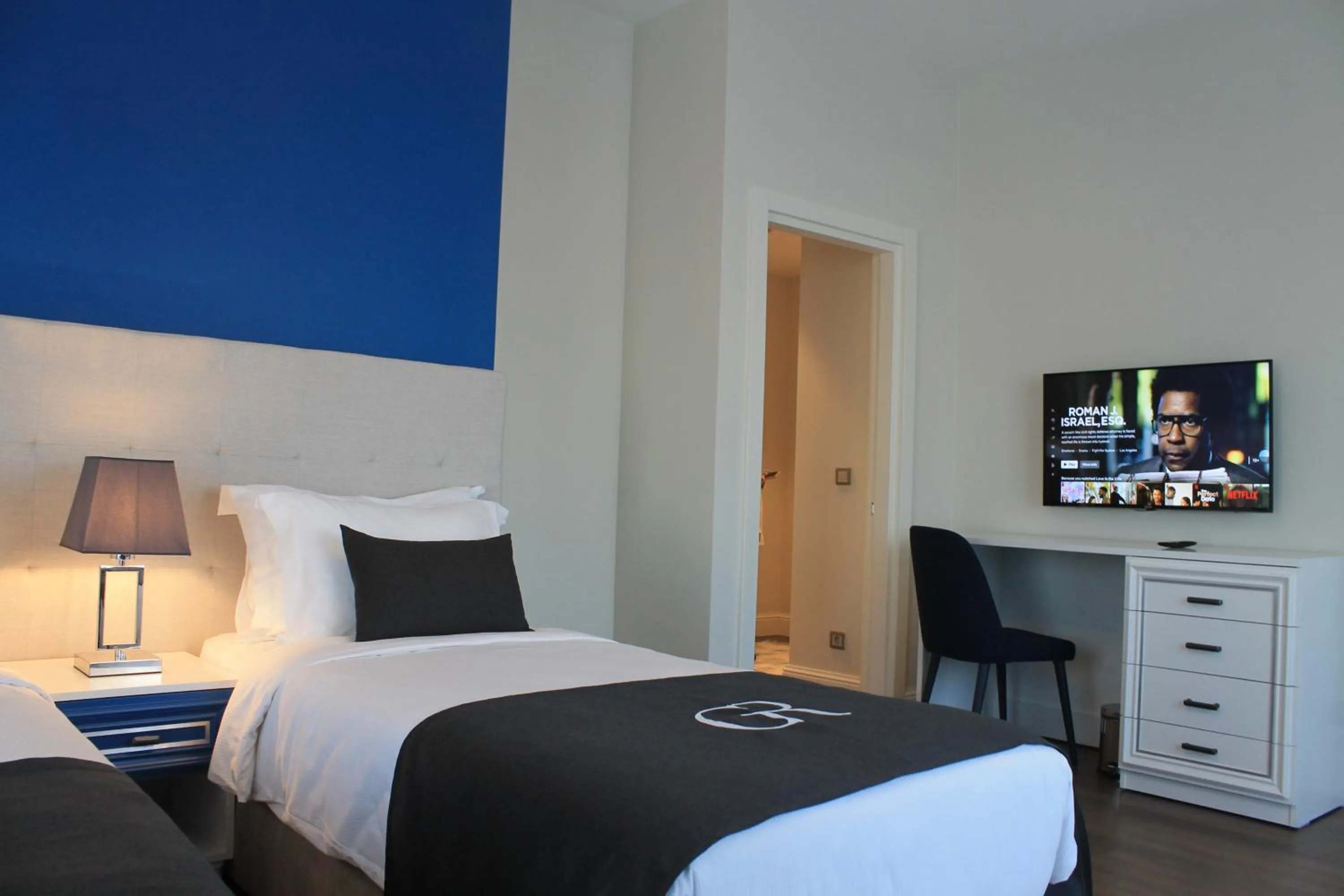 Bedroom, Bed in Garlon Residence